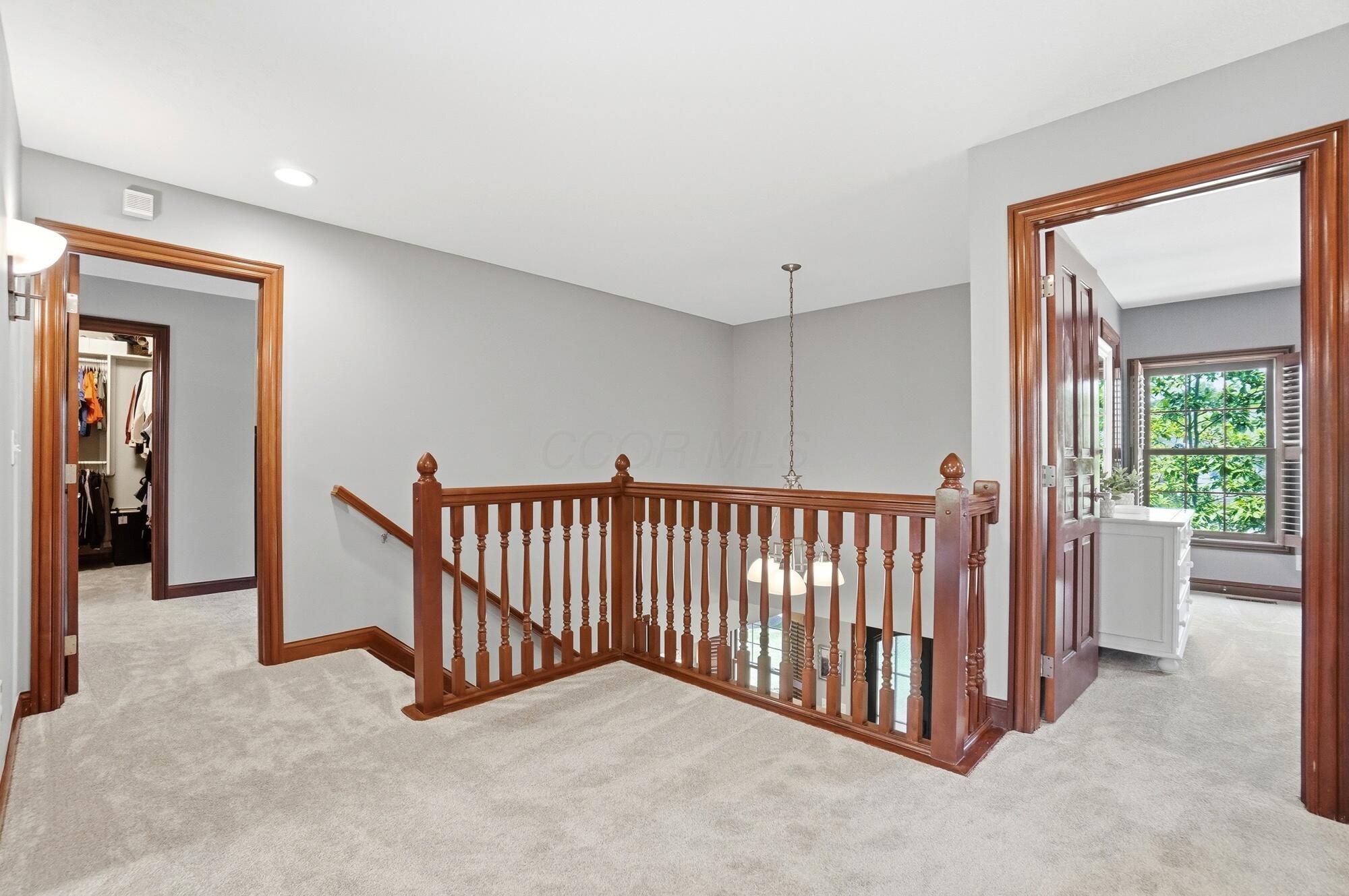 6289 Ross Bend