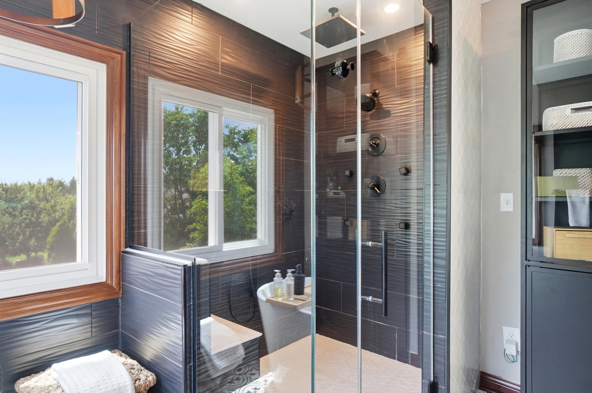 6289 Ross Bend
