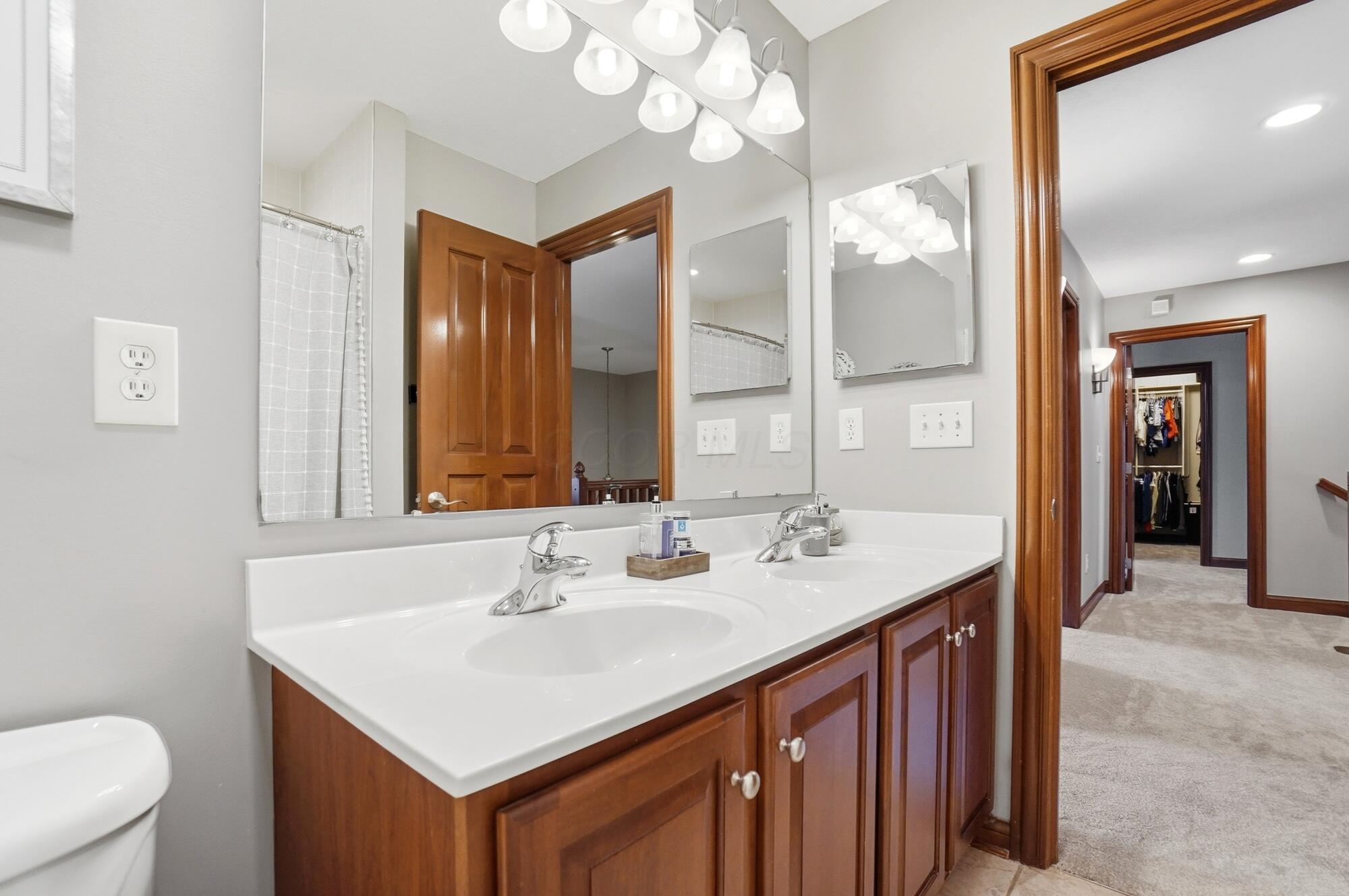 6289 Ross Bend