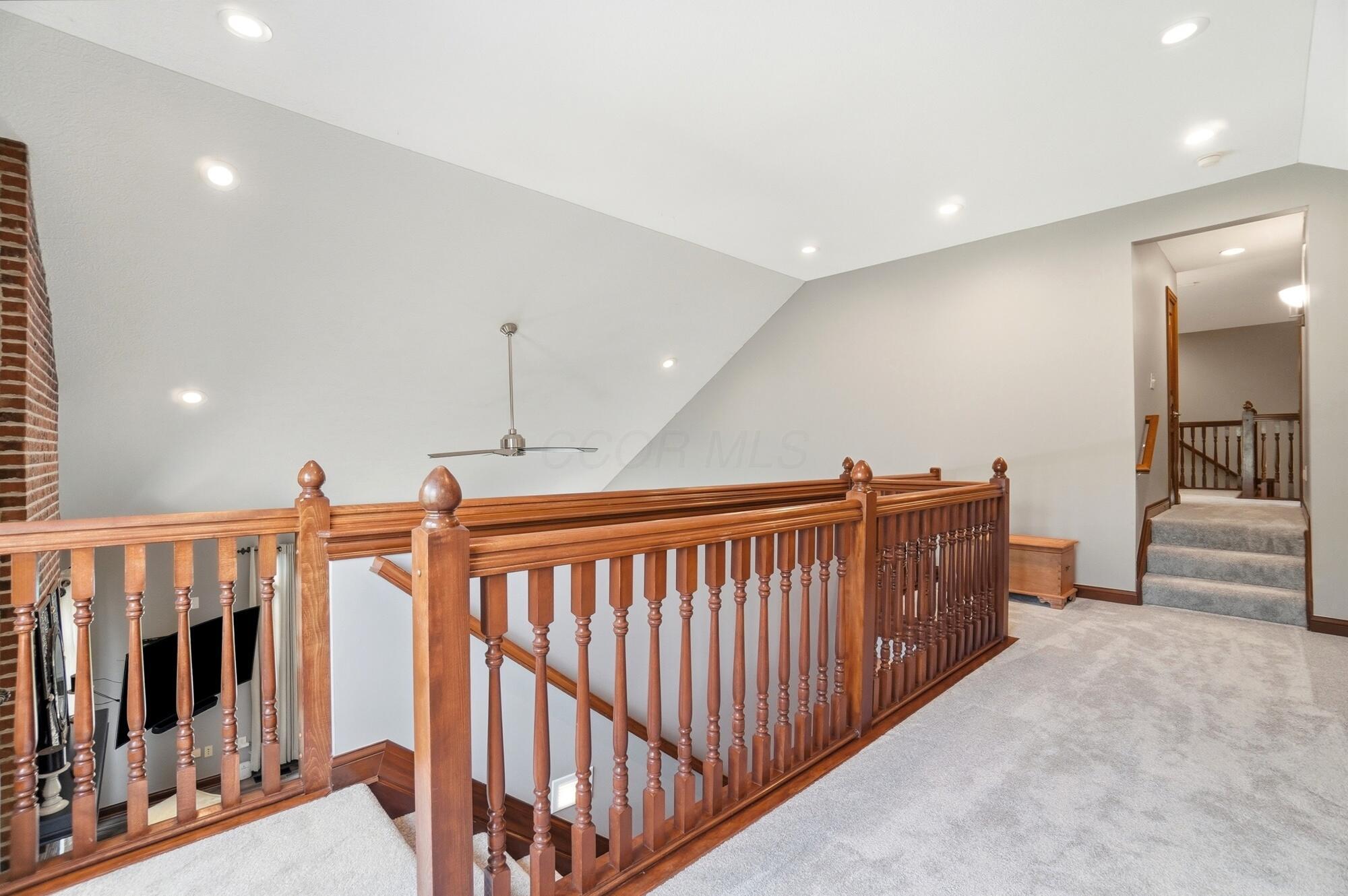 6289 Ross Bend