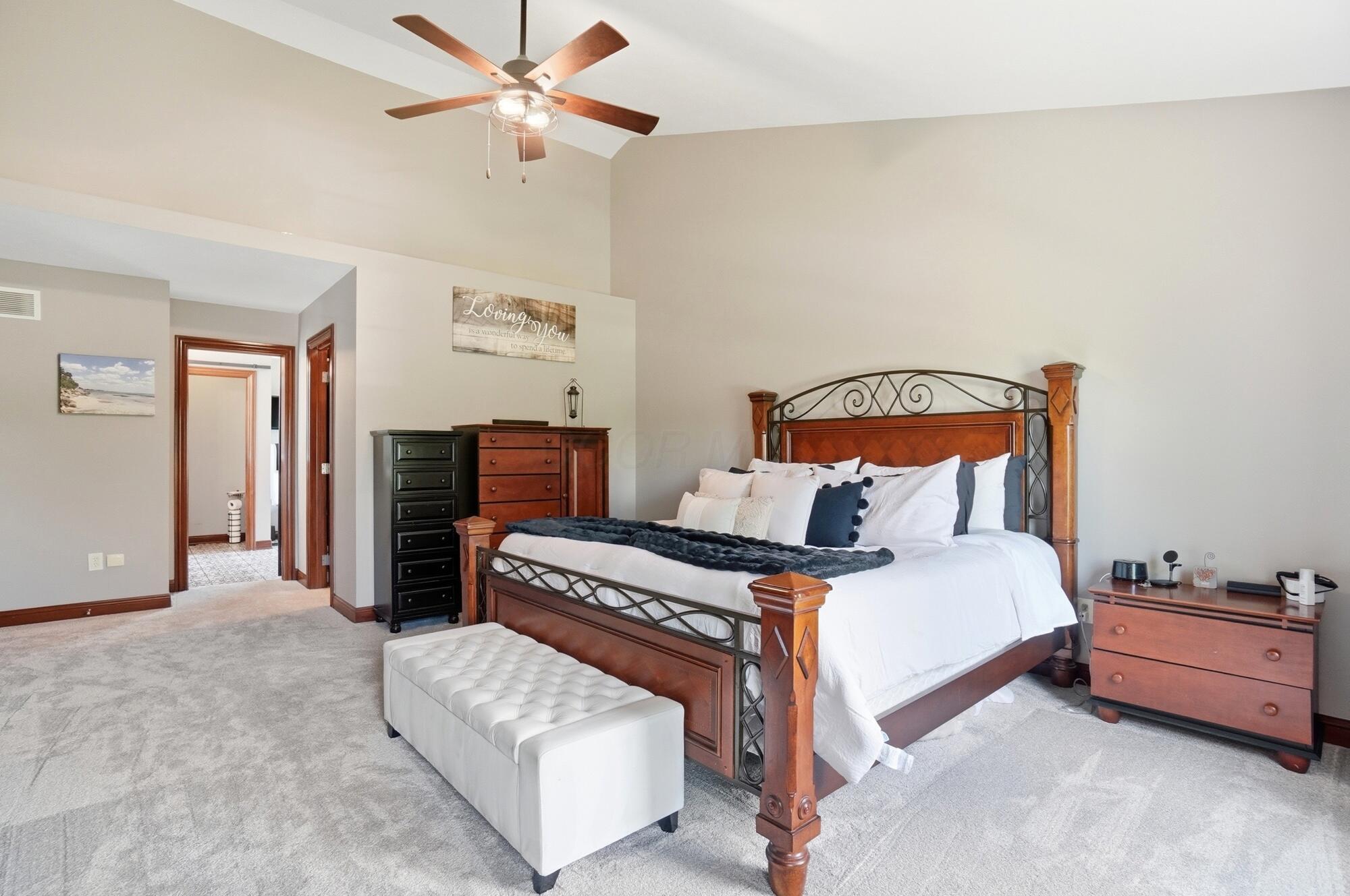 6289 Ross Bend