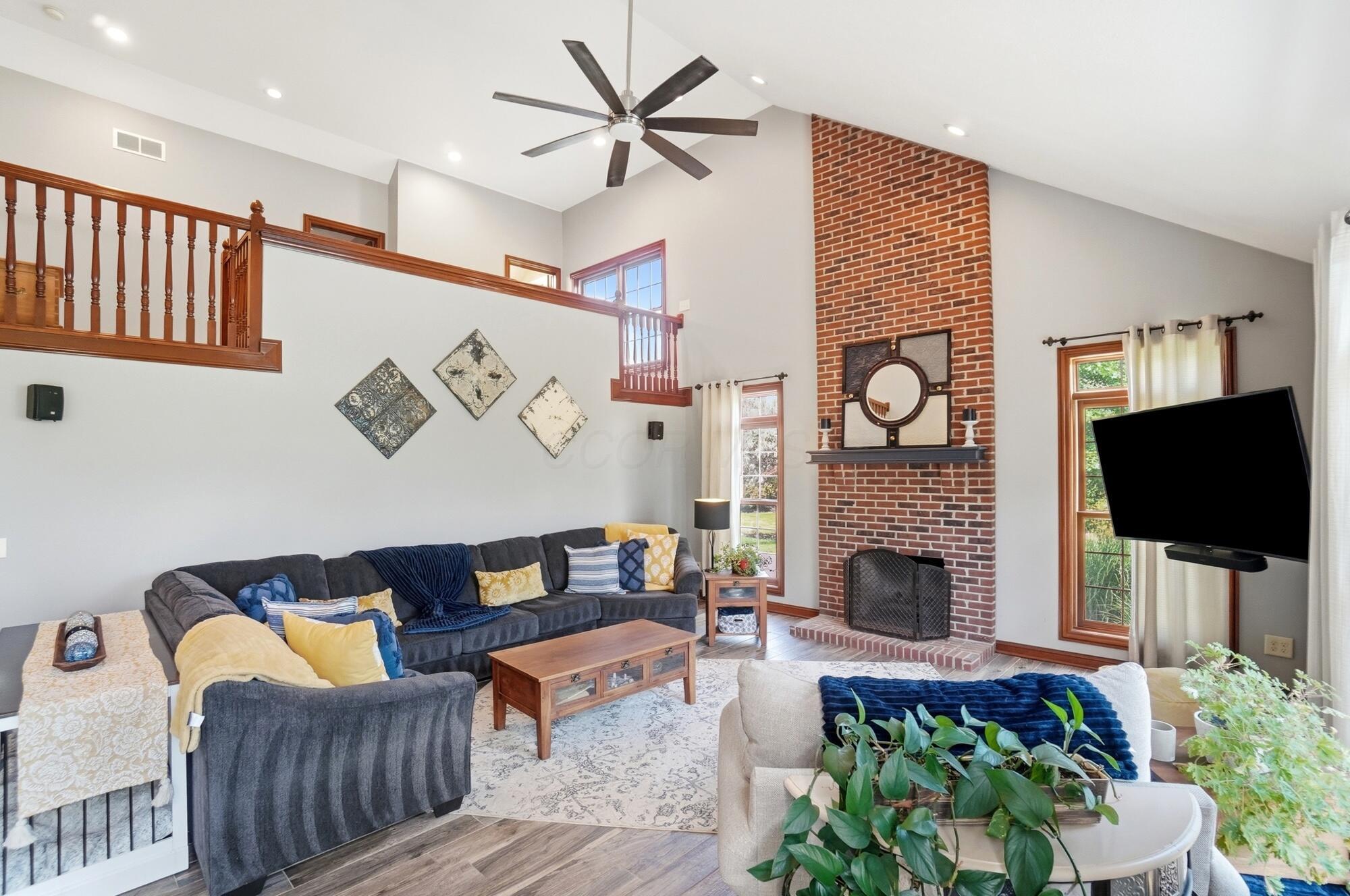 6289 Ross Bend