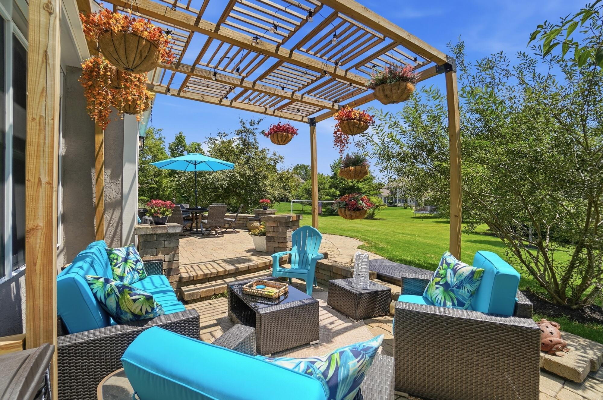 6289 Ross Bend