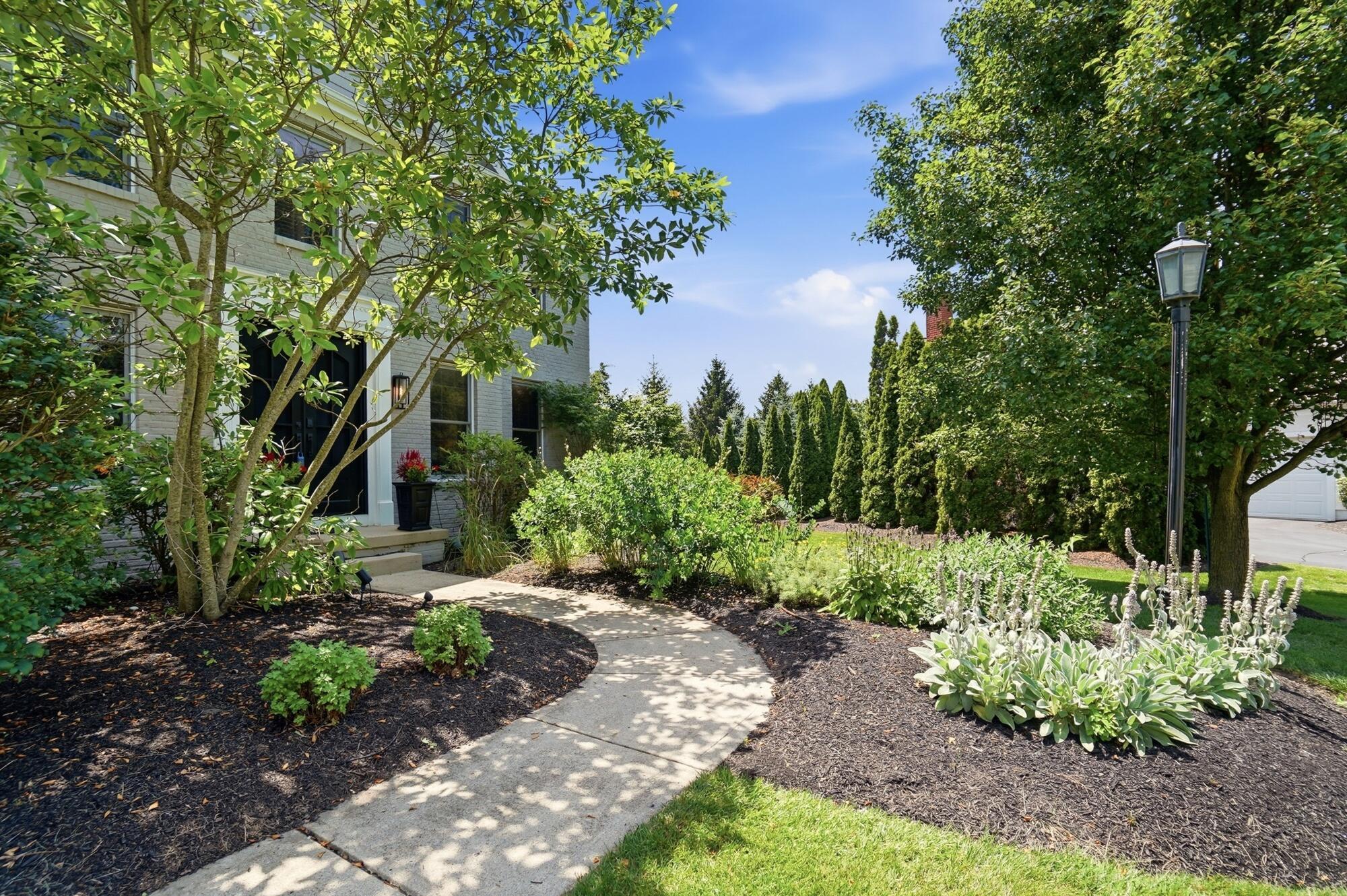 6289 Ross Bend