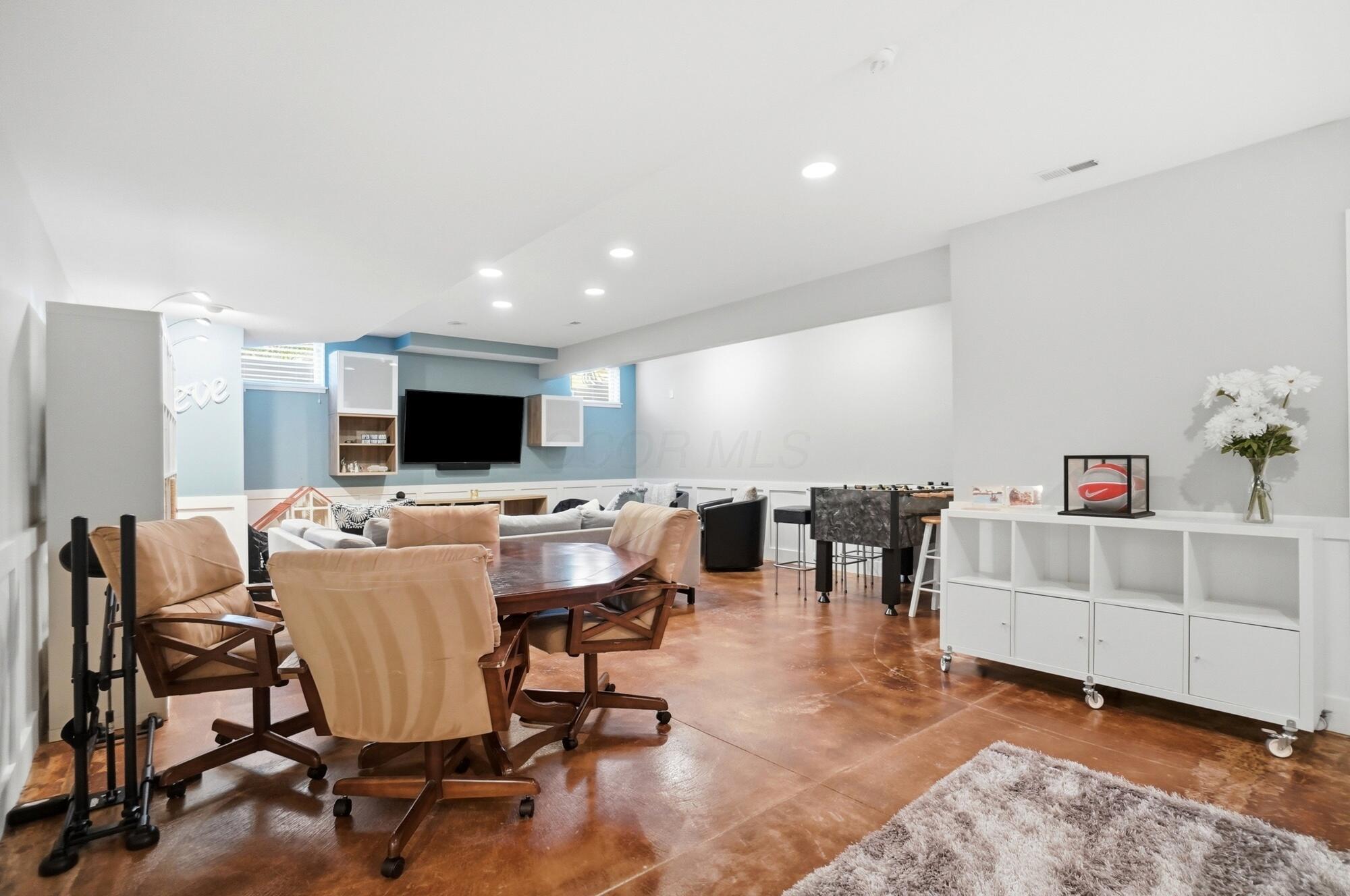 6289 Ross Bend