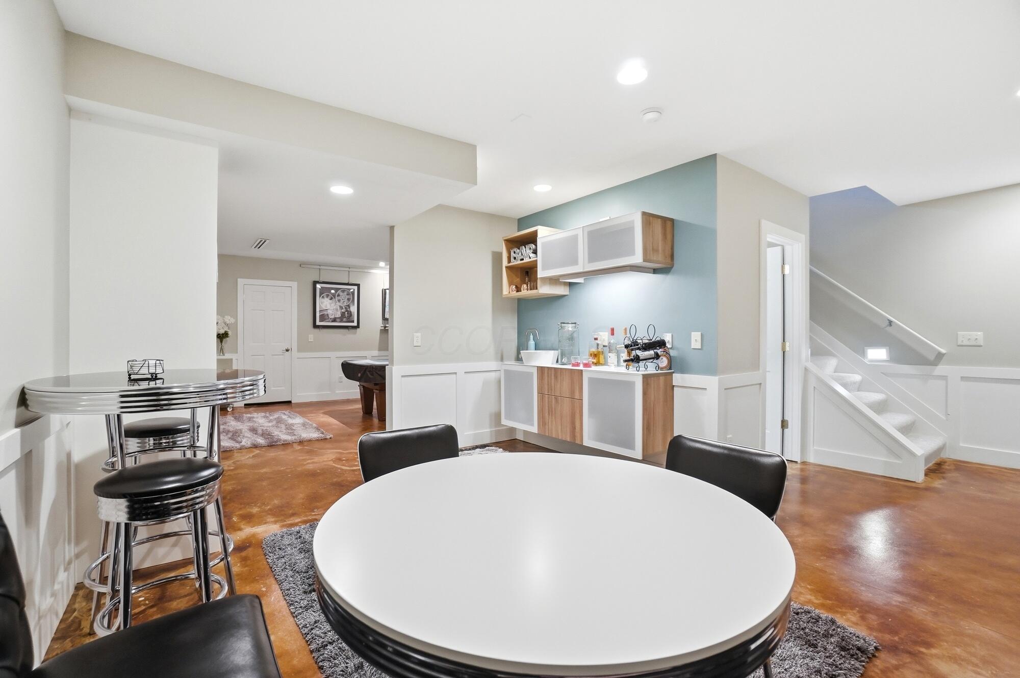 6289 Ross Bend
