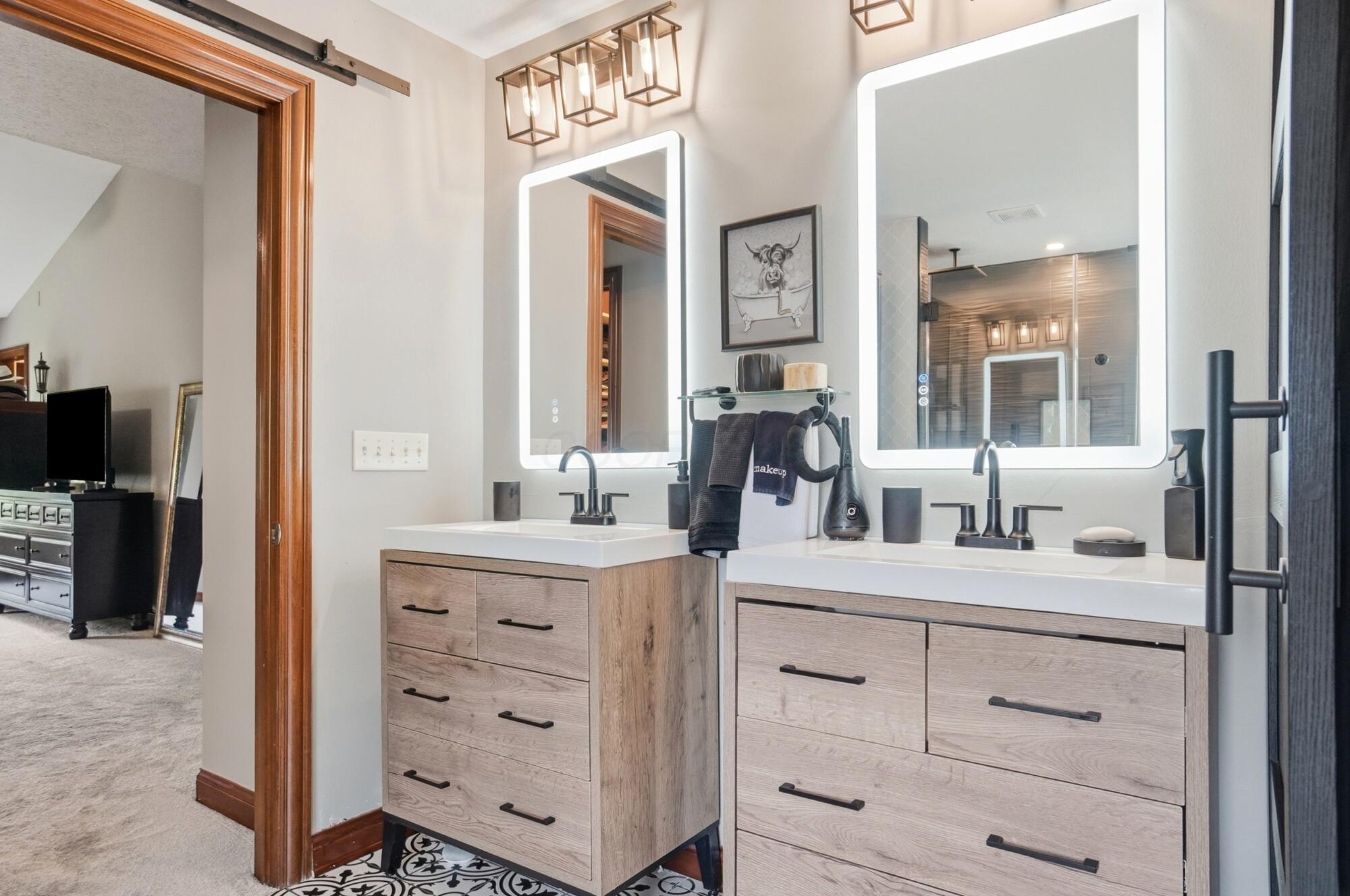 6289 Ross Bend