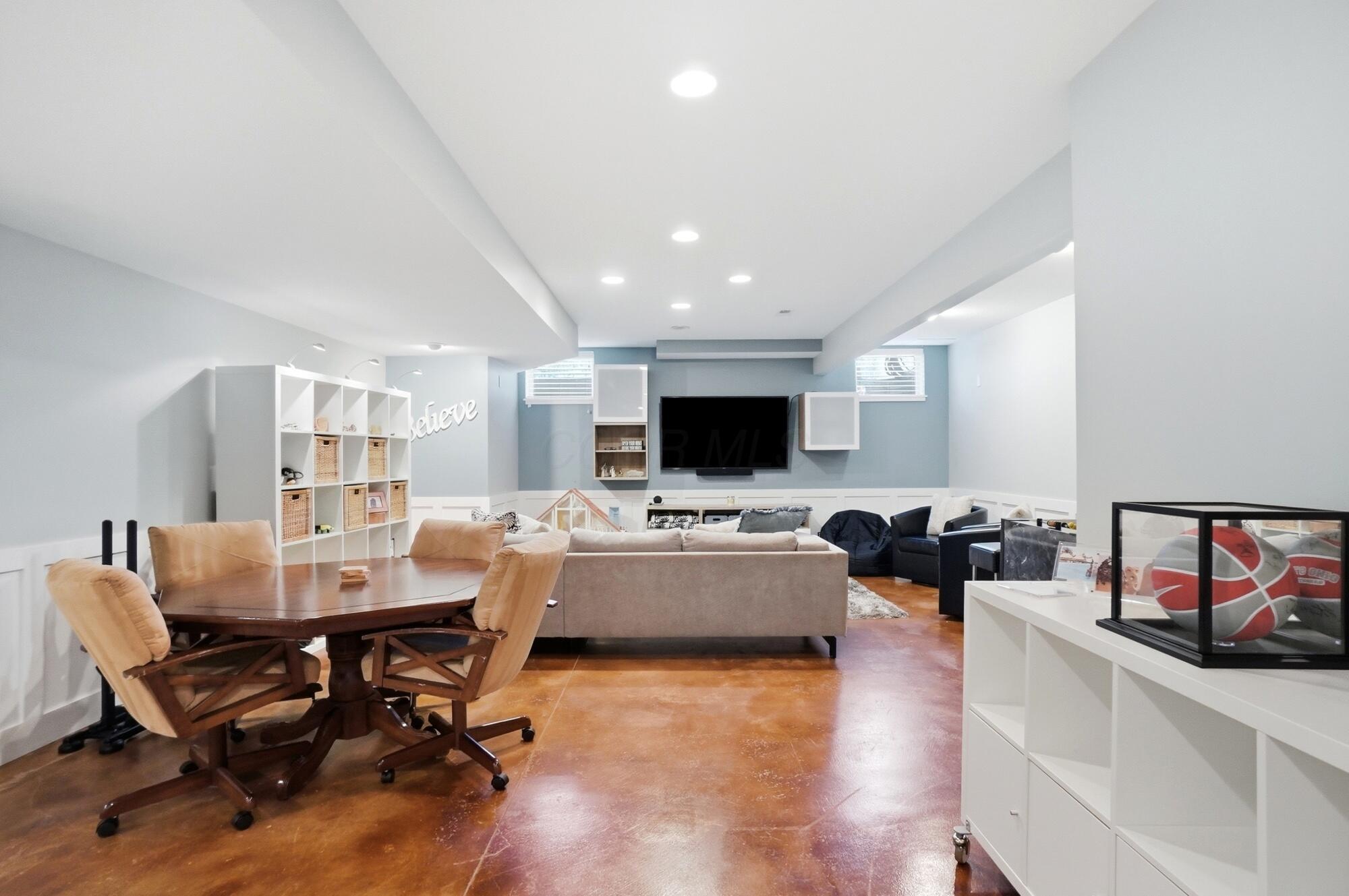 6289 Ross Bend