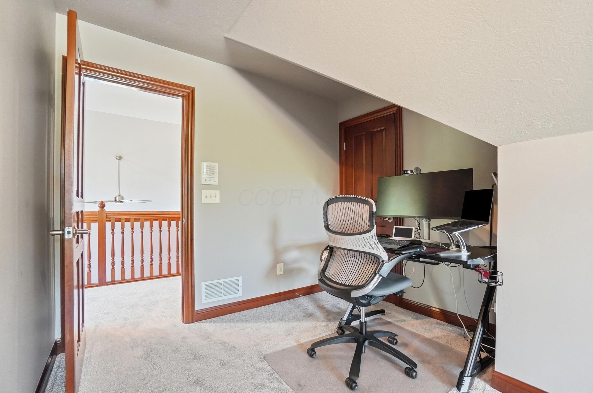 6289 Ross Bend