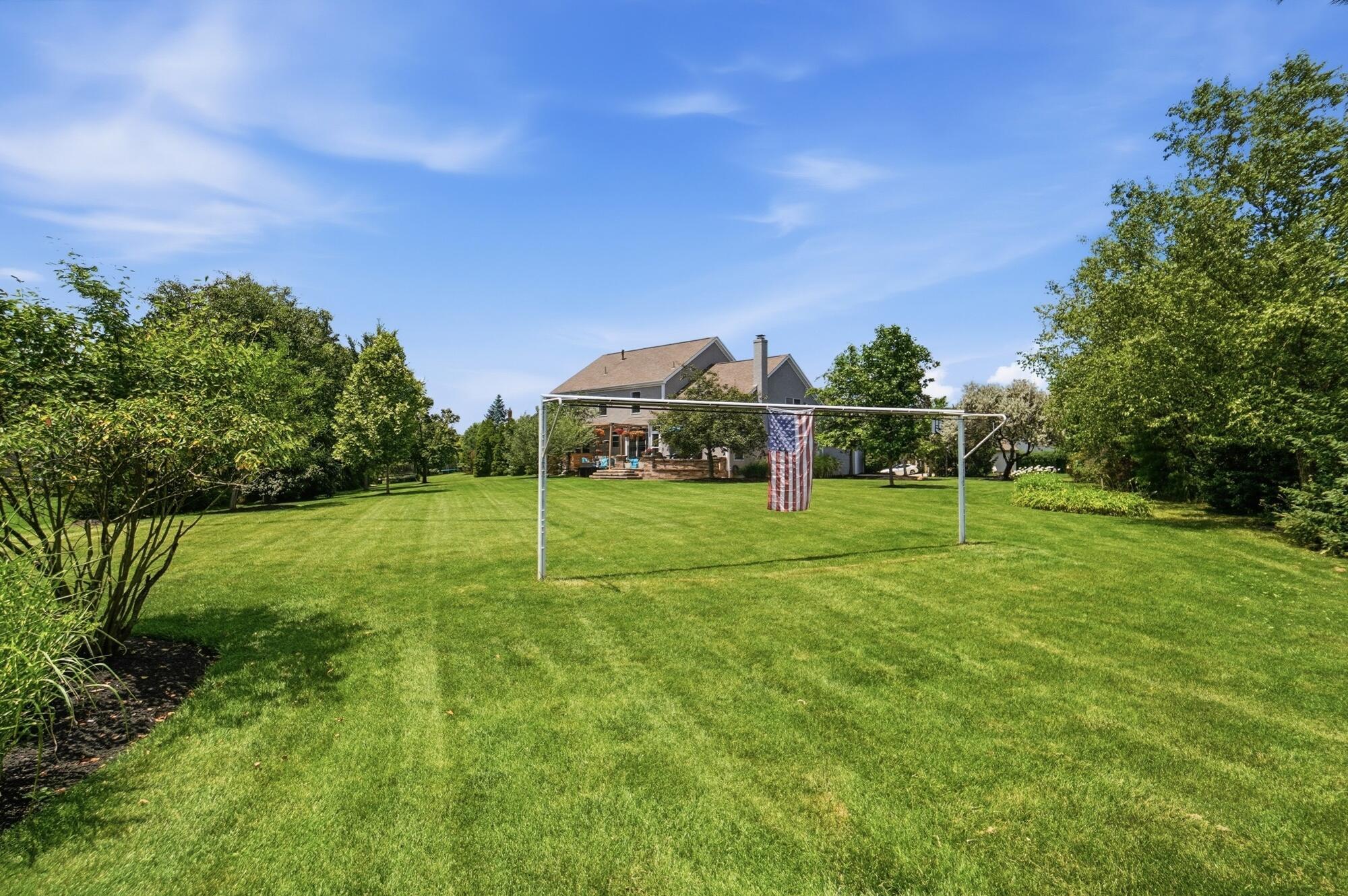 6289 Ross Bend