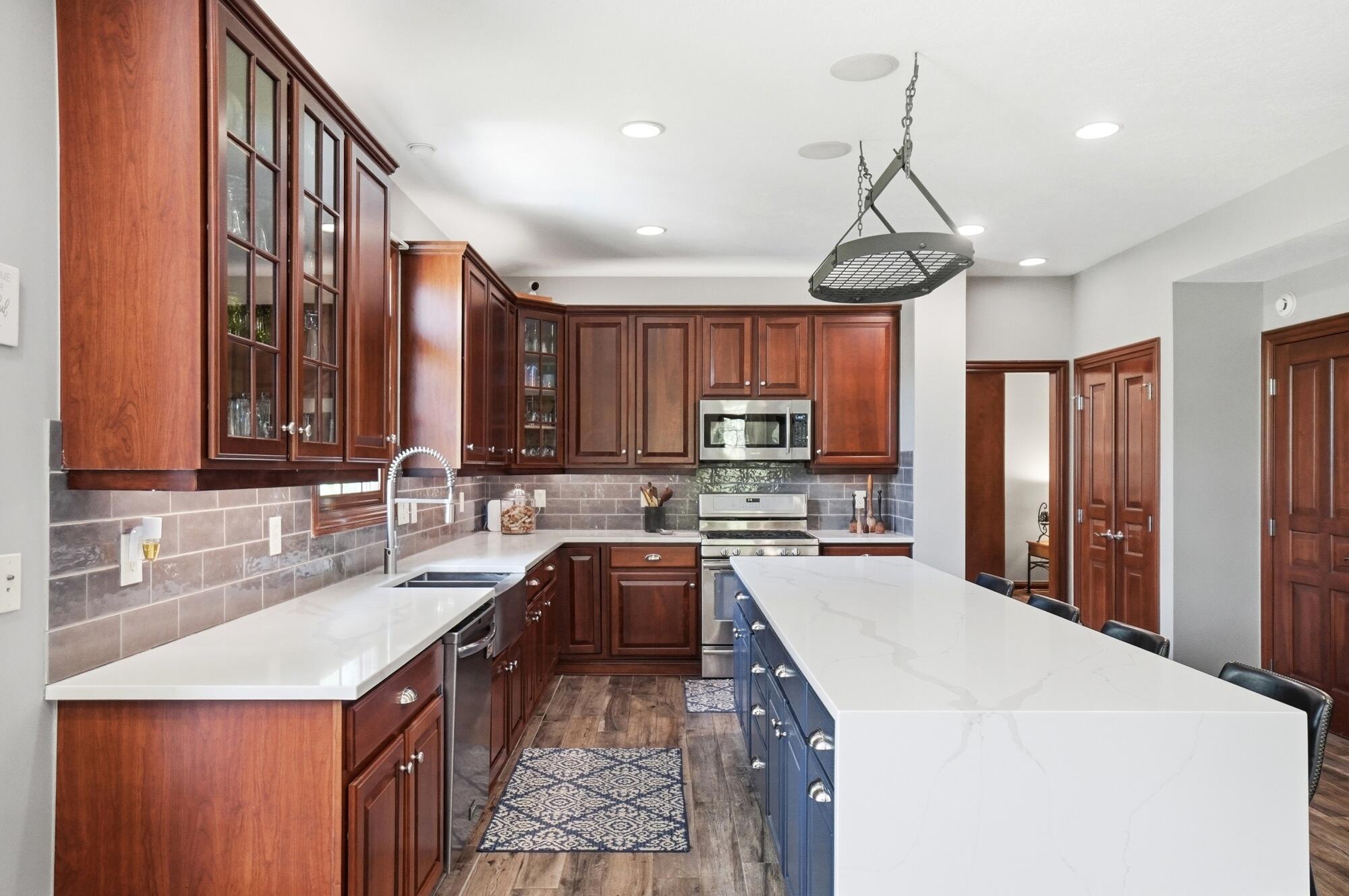 6289 Ross Bend