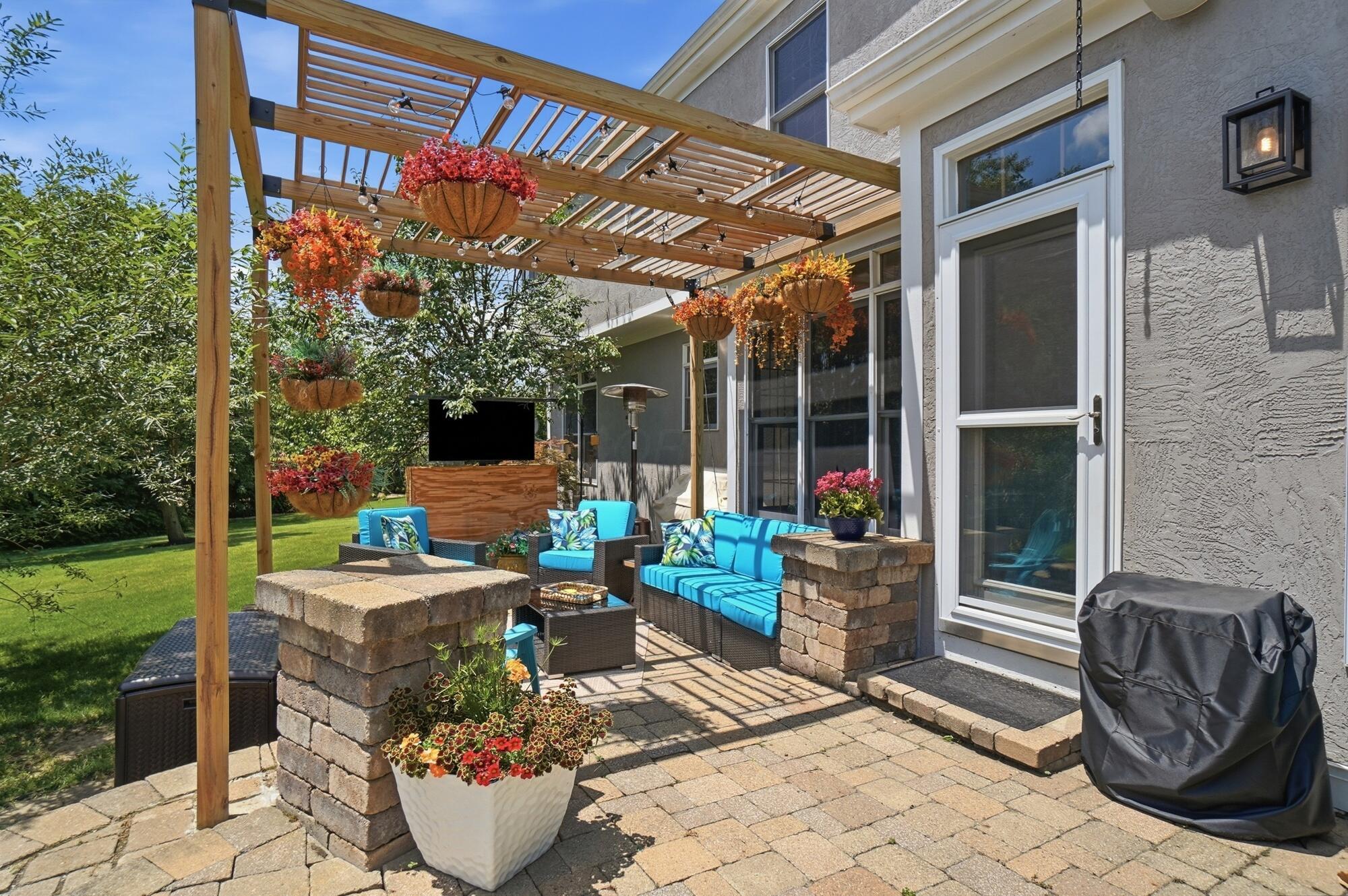 6289 Ross Bend