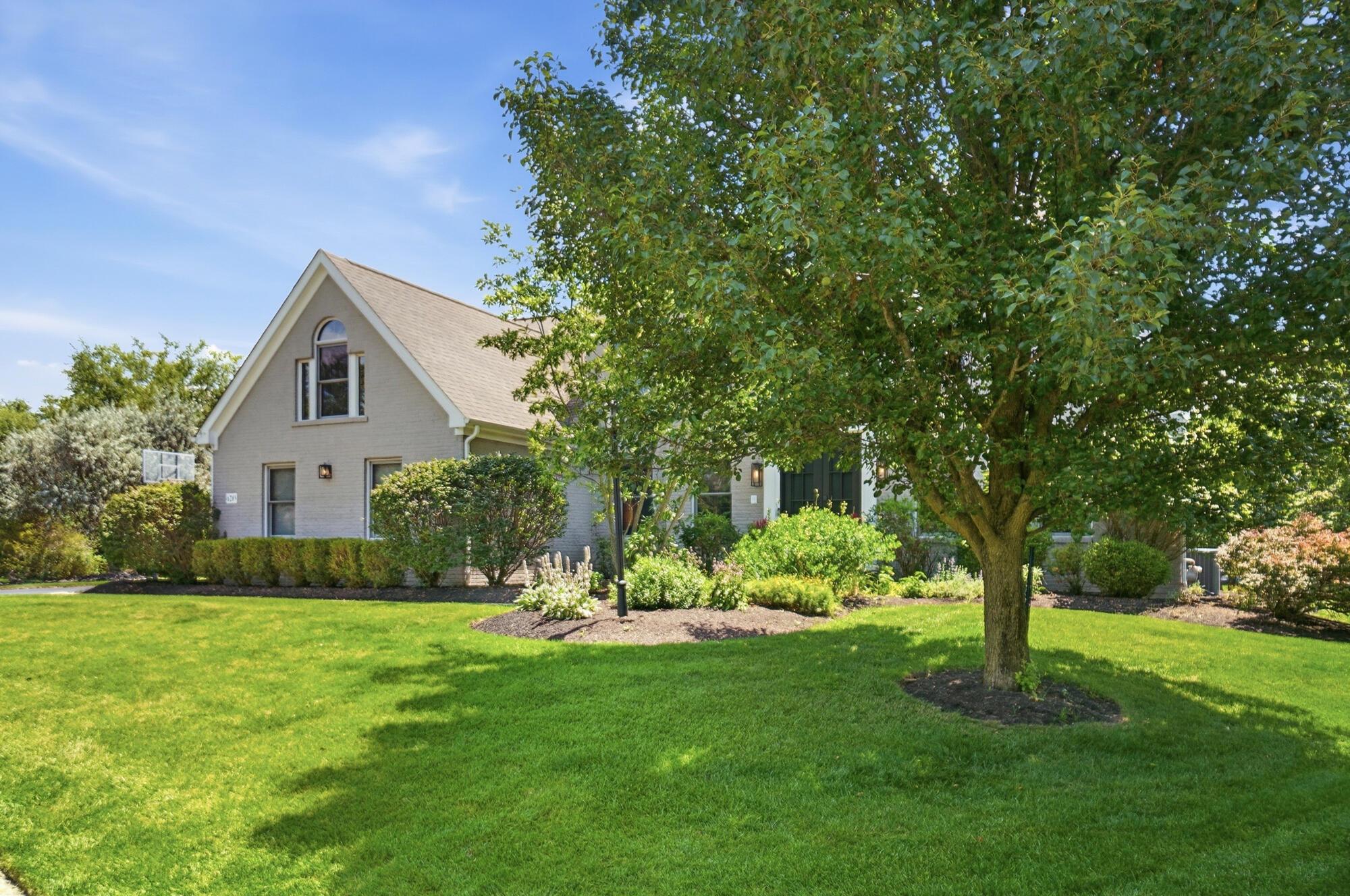 6289 Ross Bend