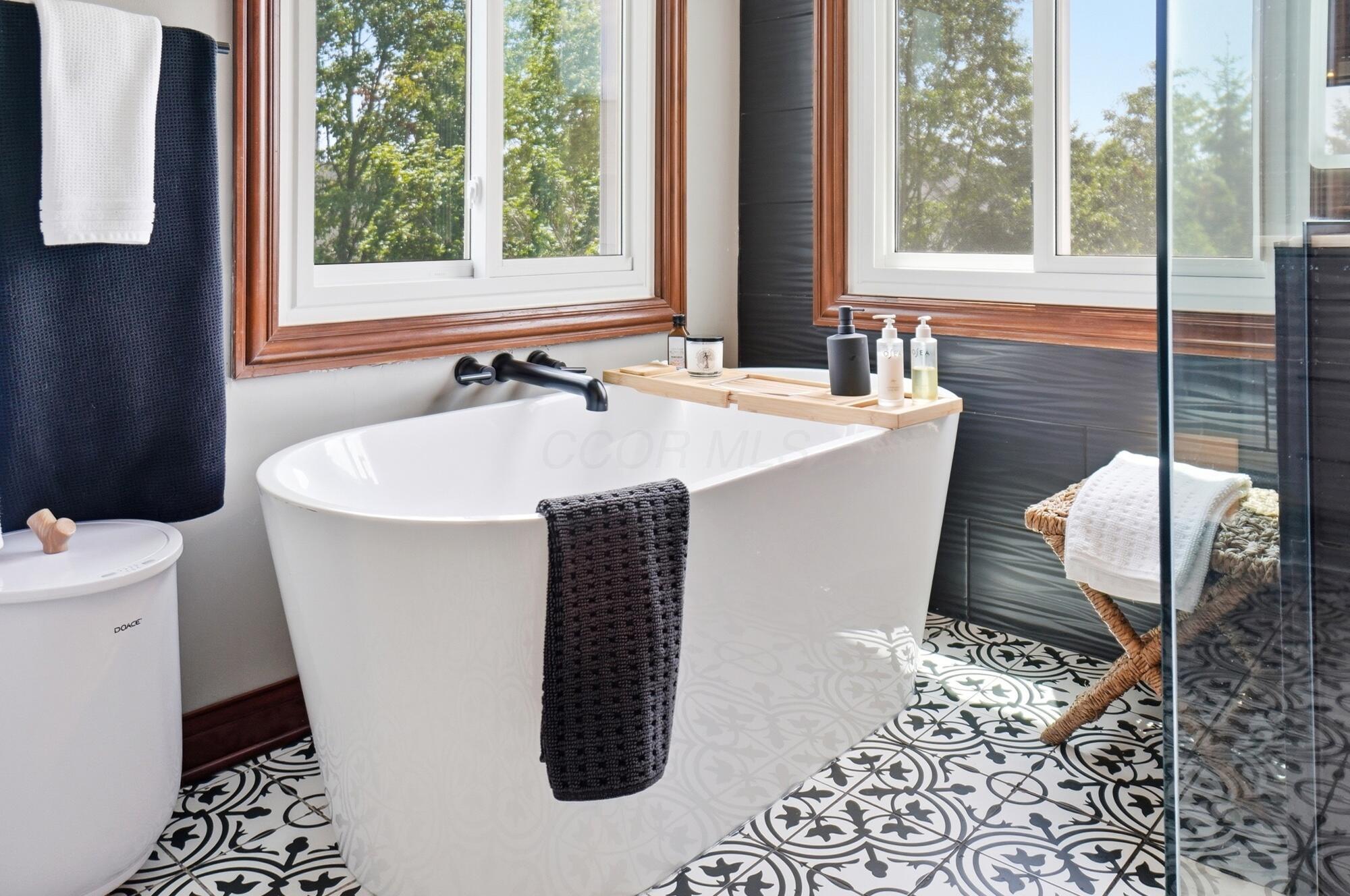 6289 Ross Bend