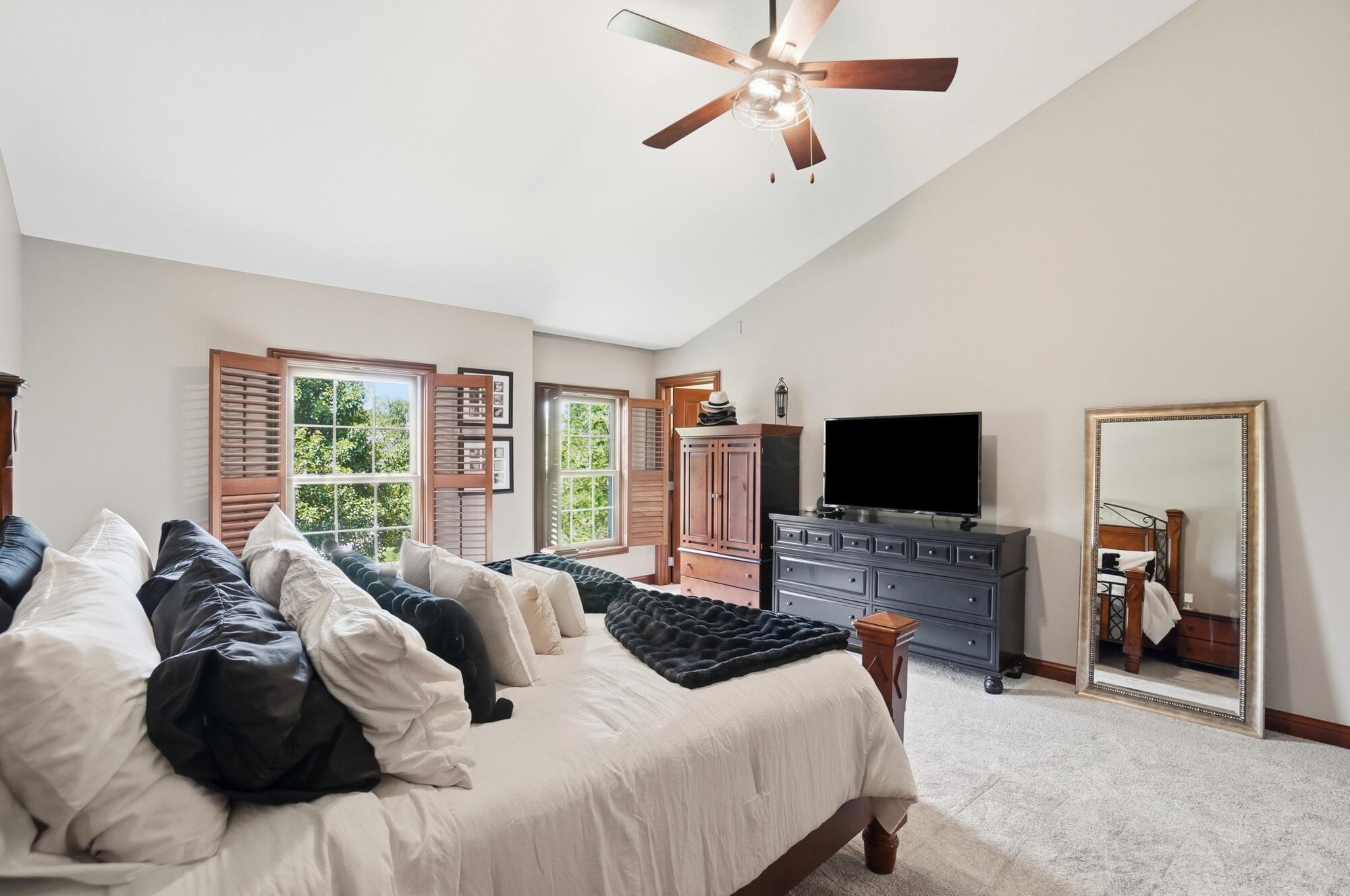 6289 Ross Bend