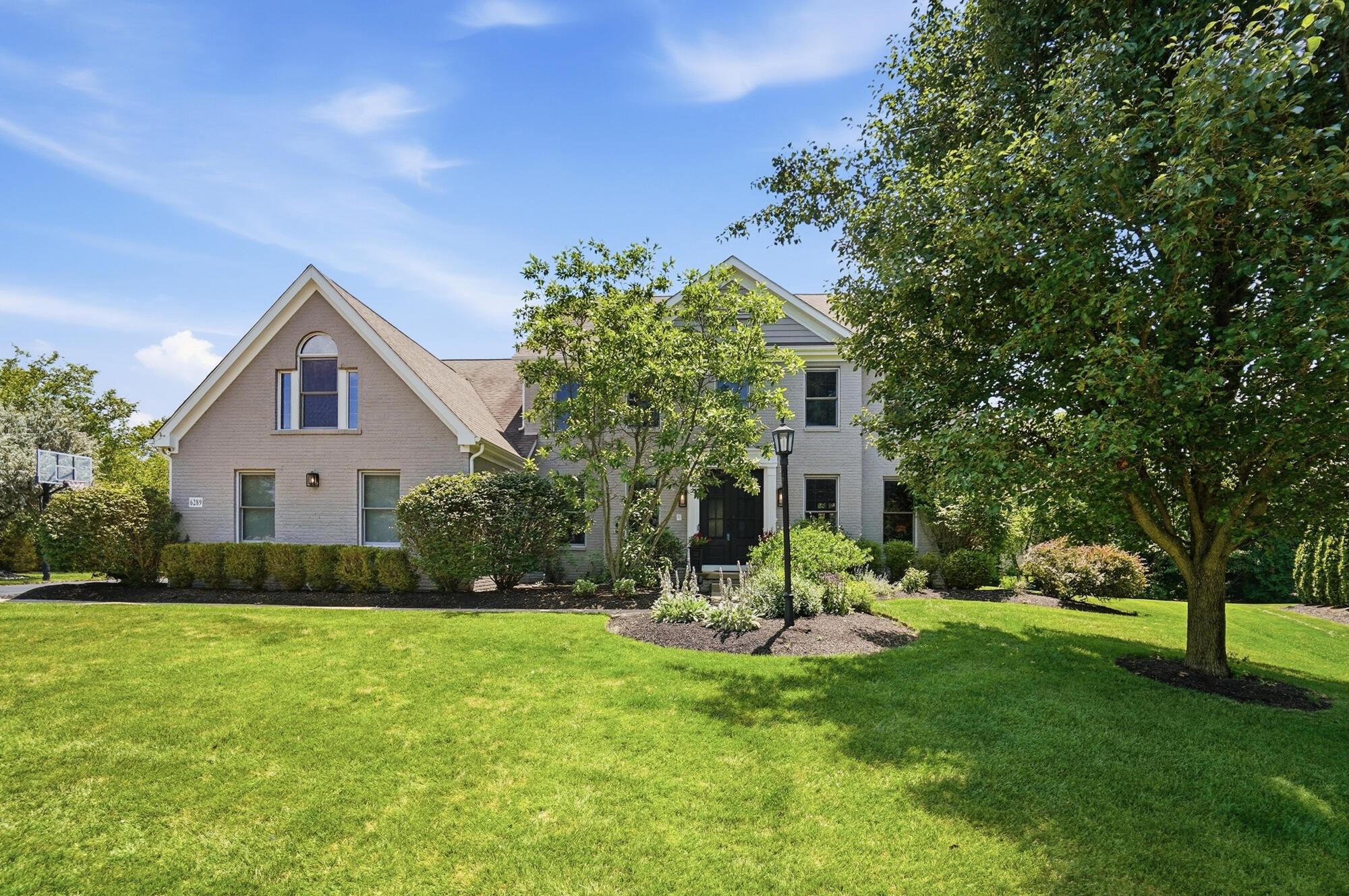 6289 Ross Bend