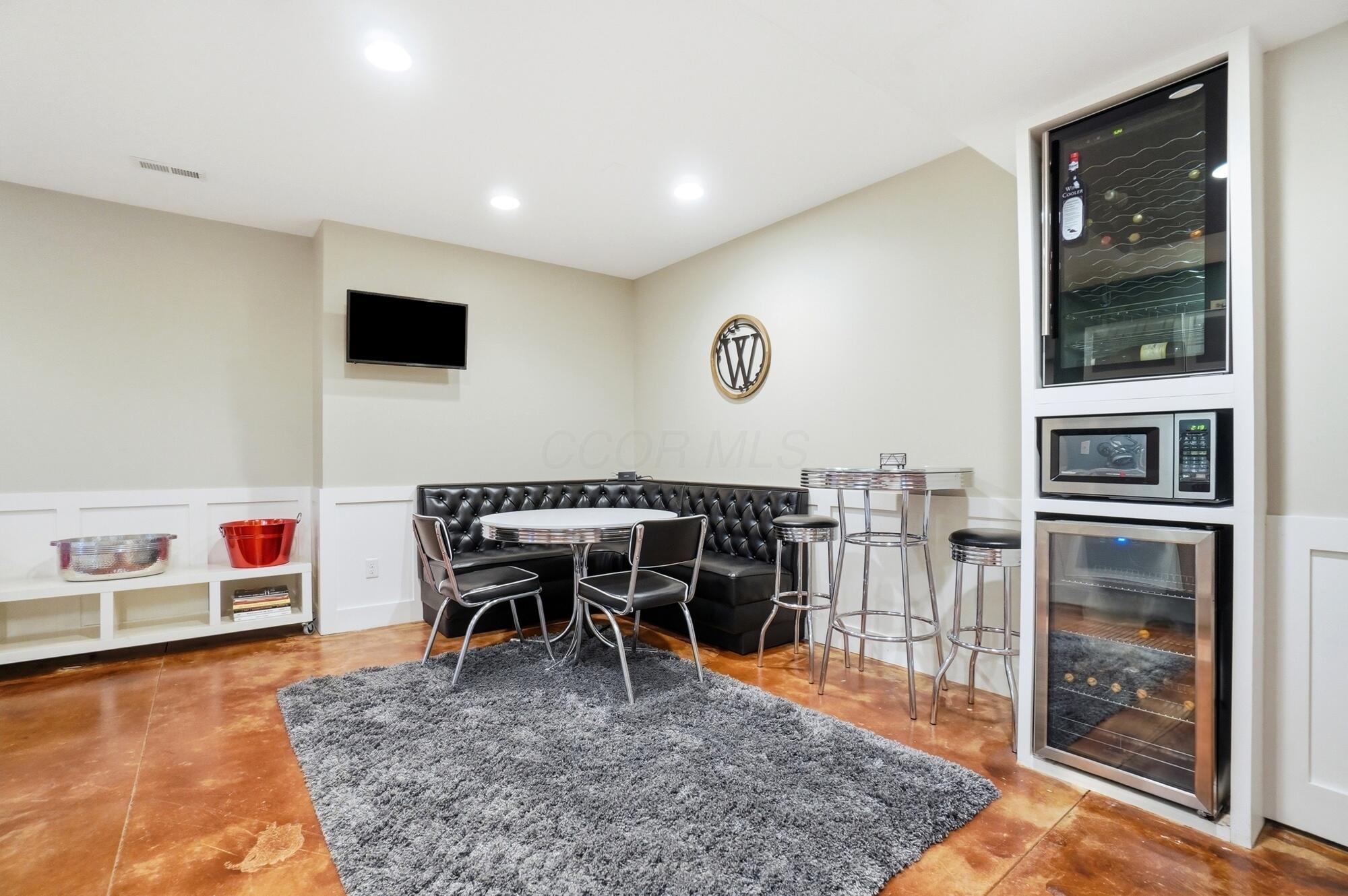 6289 Ross Bend
