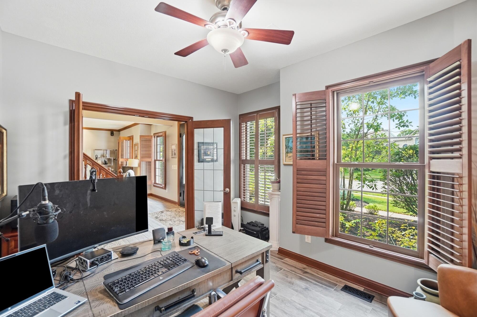 6289 Ross Bend