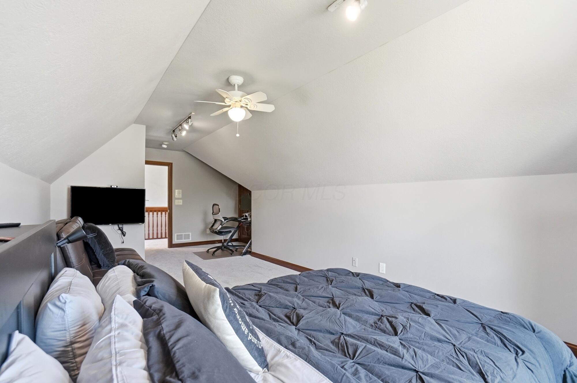 6289 Ross Bend