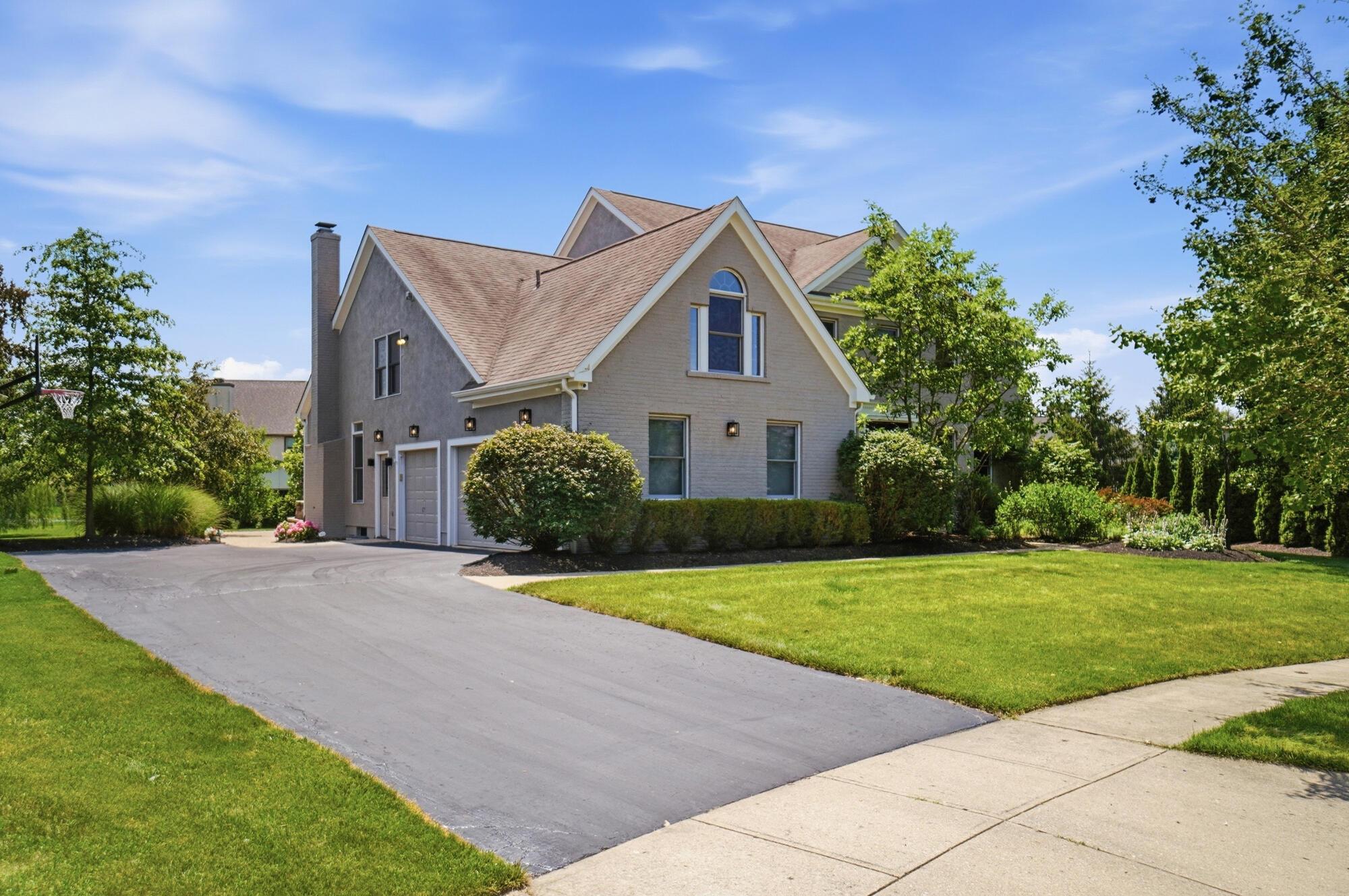 6289 Ross Bend