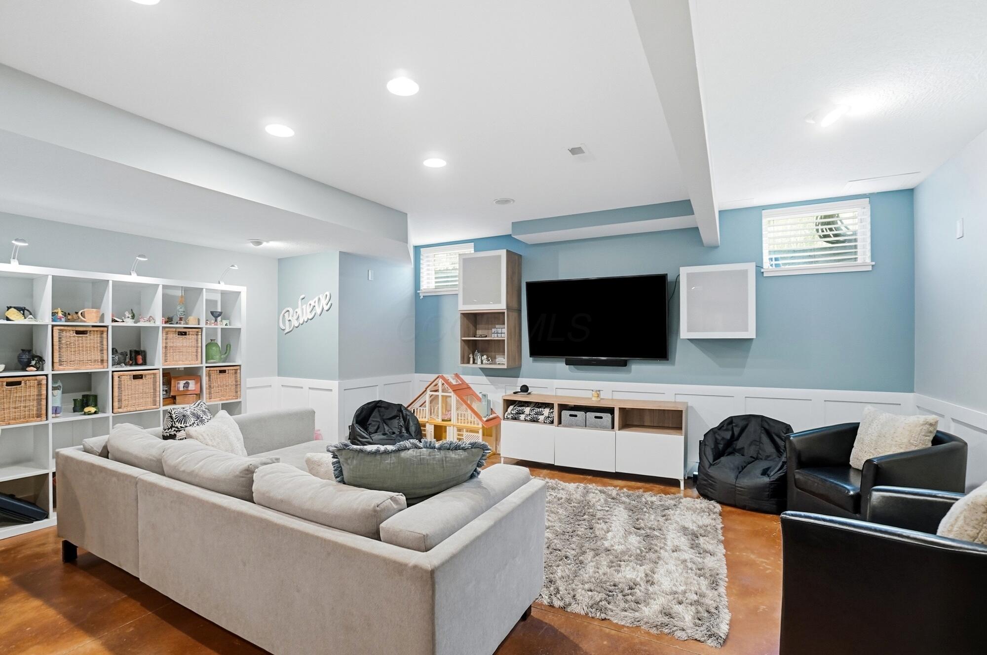 6289 Ross Bend