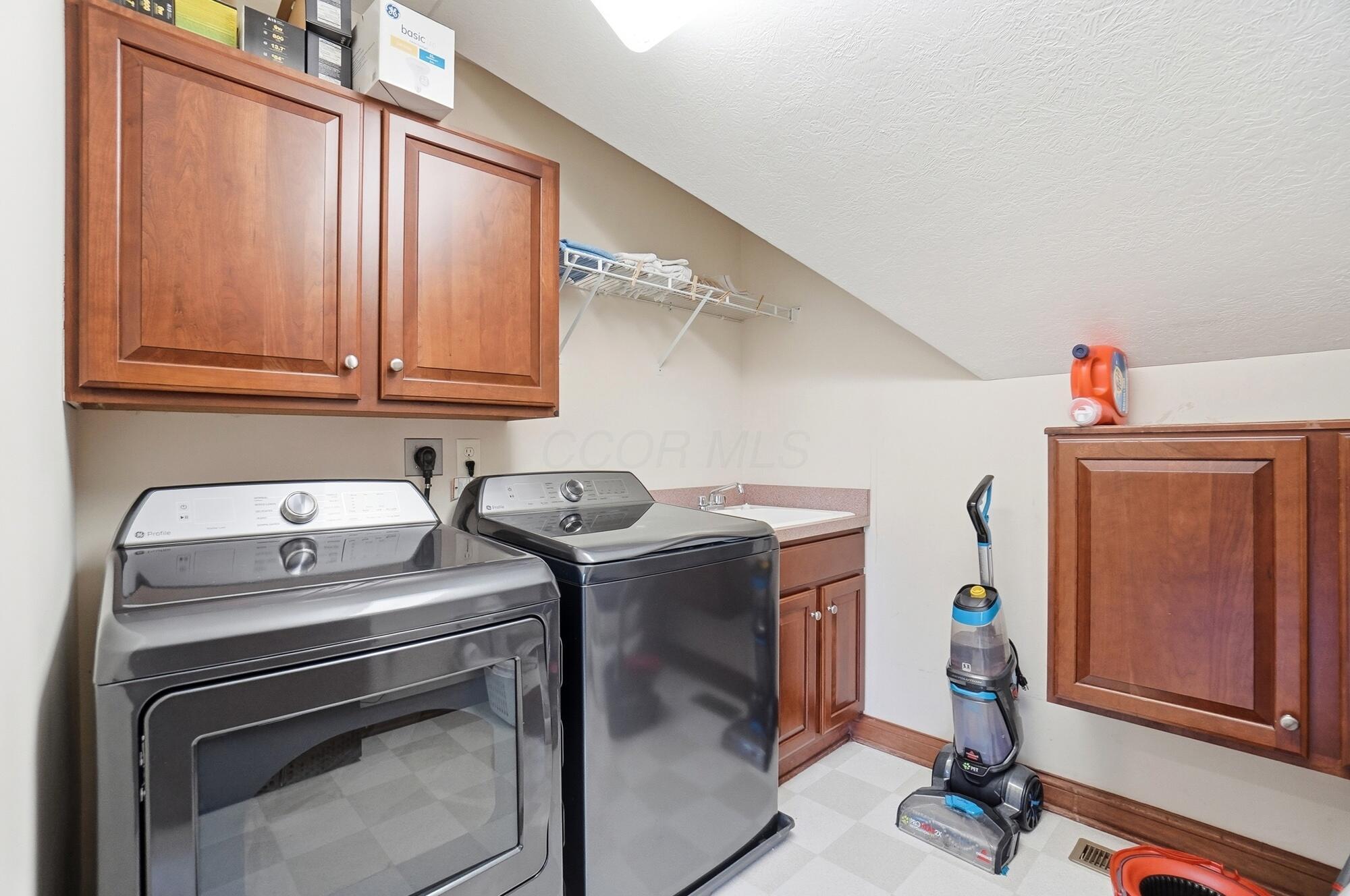 6289 Ross Bend