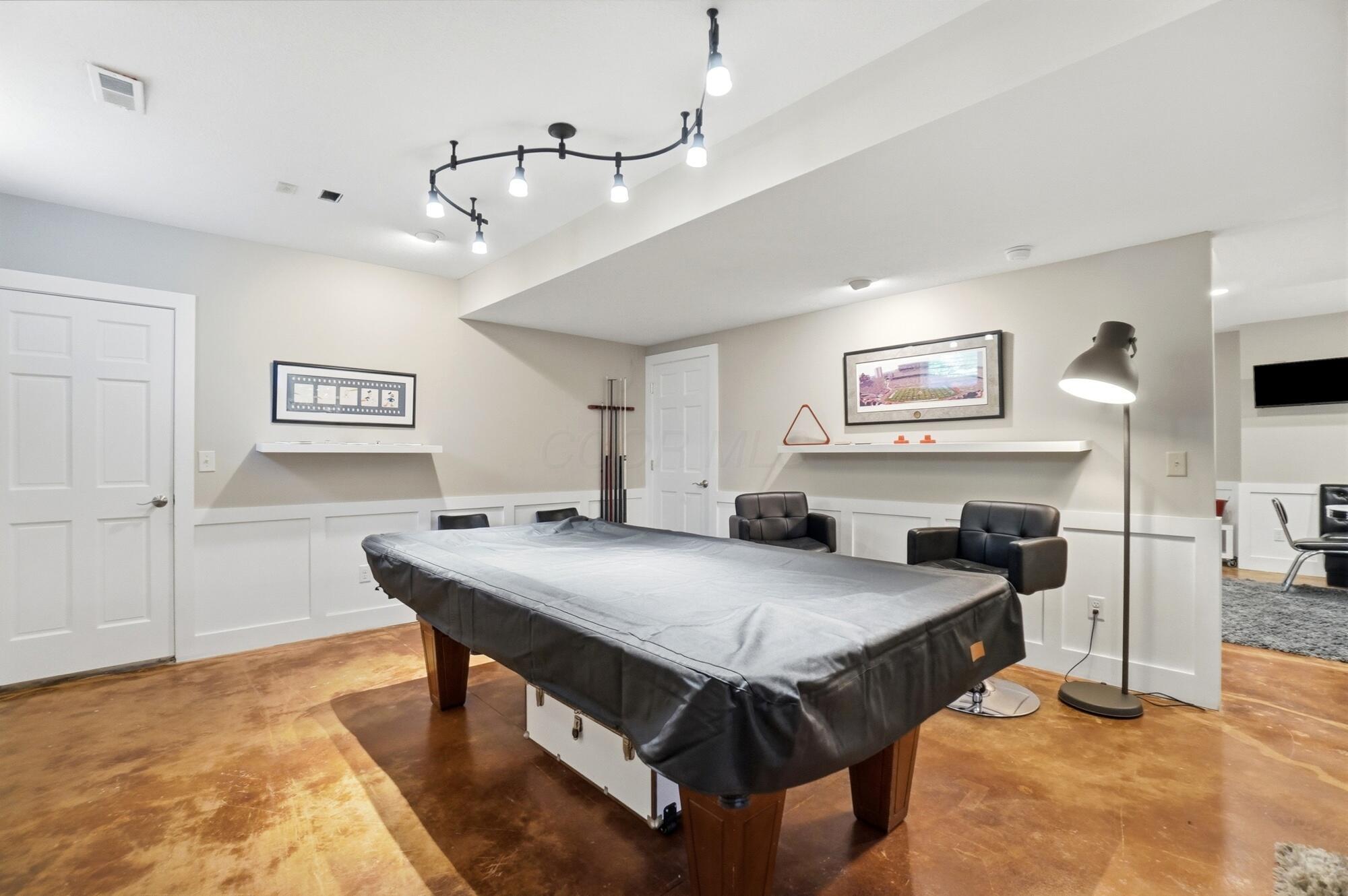 6289 Ross Bend