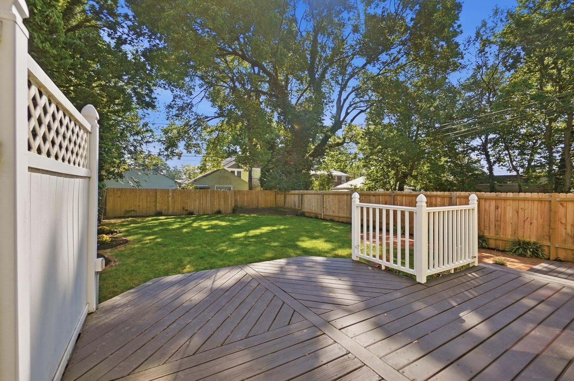 1404 Meadow Road