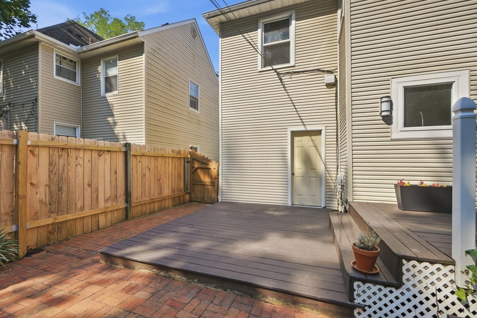 1404 Meadow Road