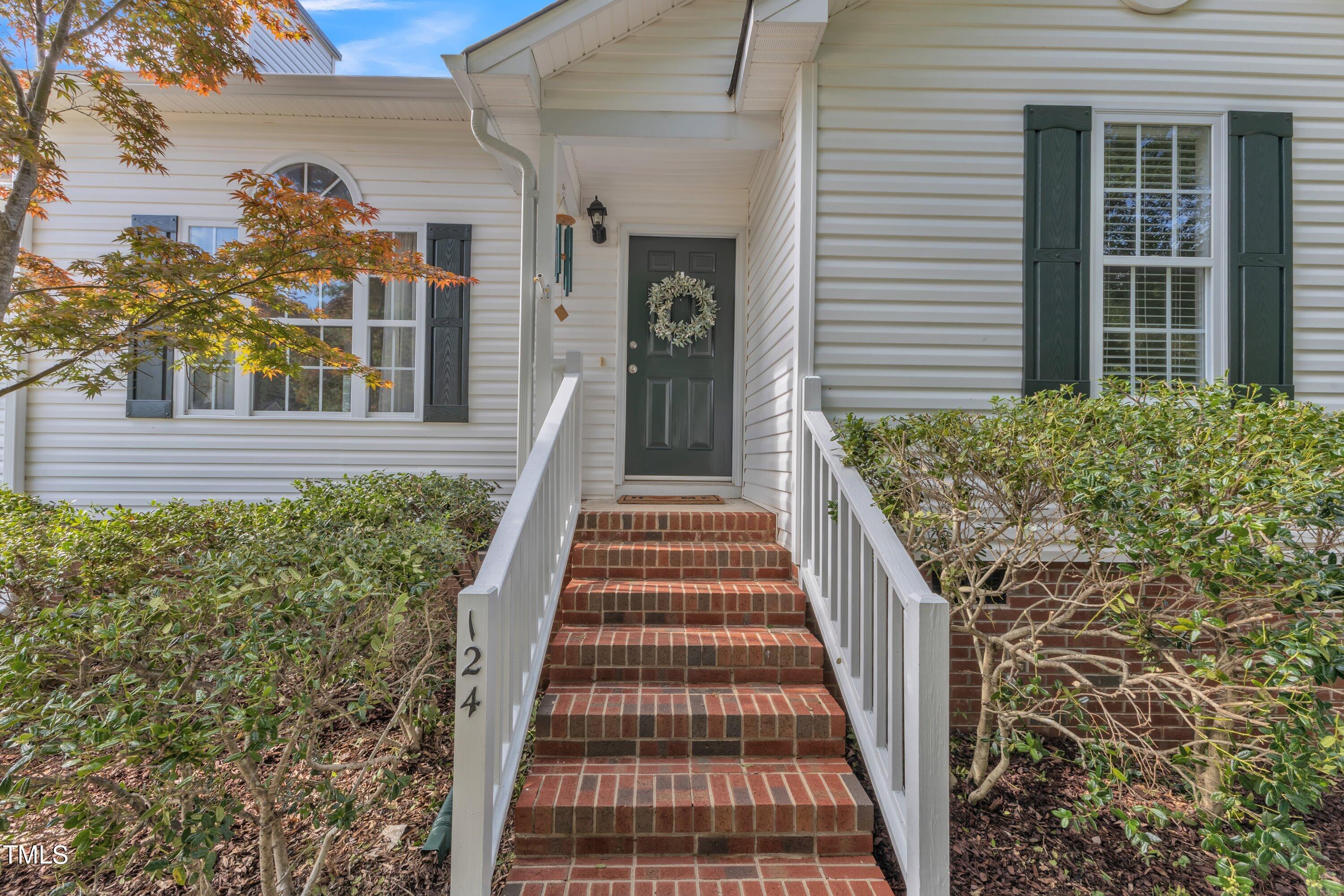 124 Creek Commons Avenue