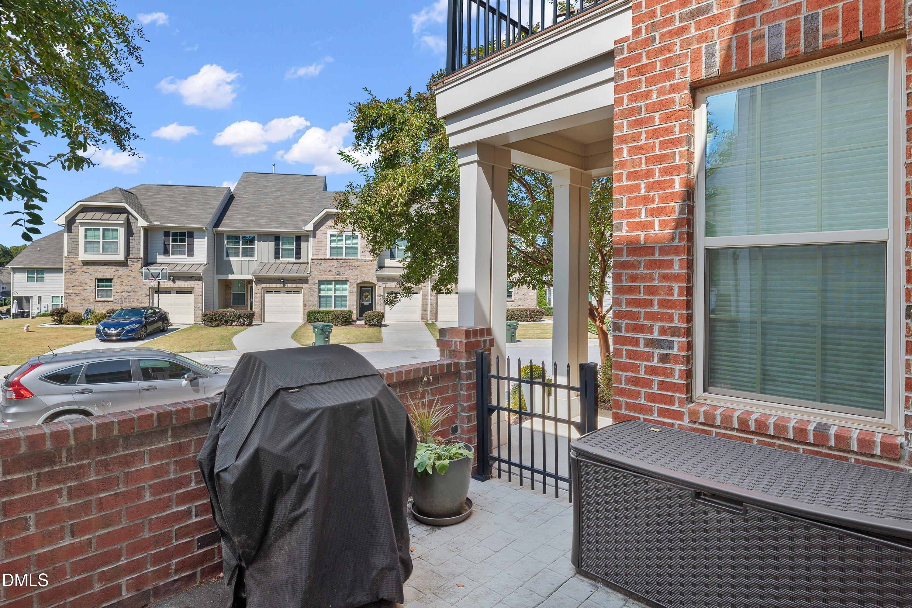 9302 Alcazar Walk