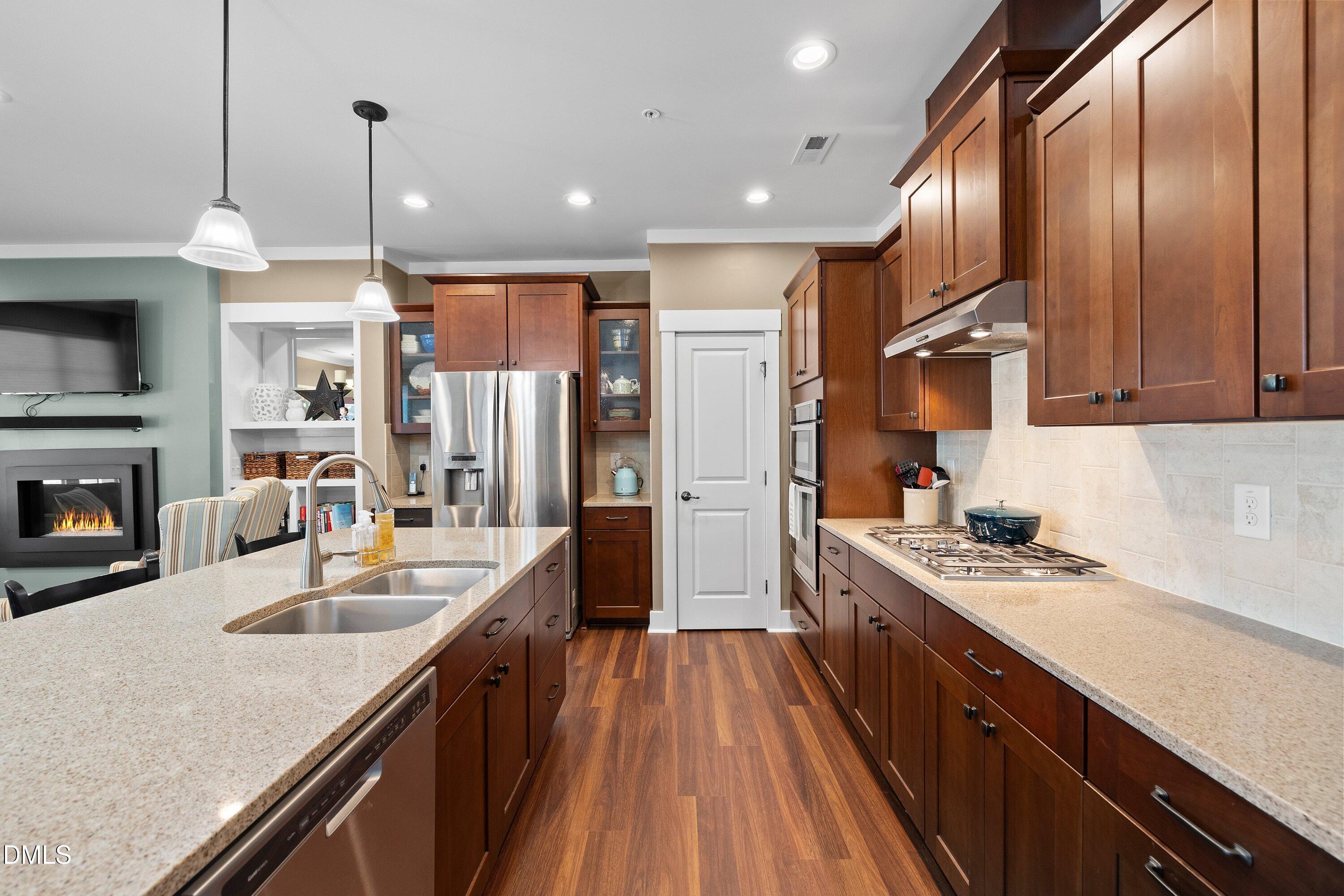 9302 Alcazar Walk