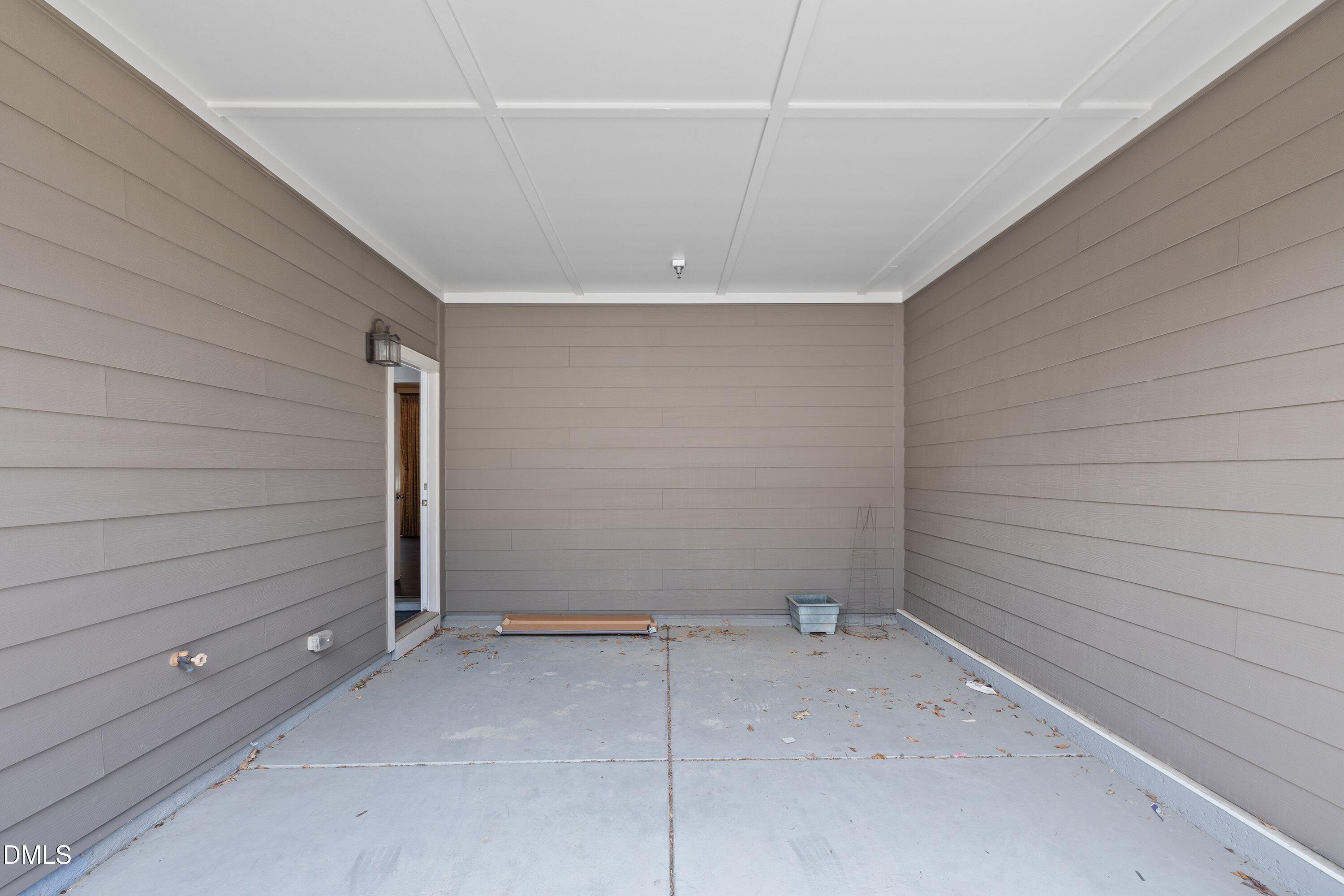 9302 Alcazar Walk