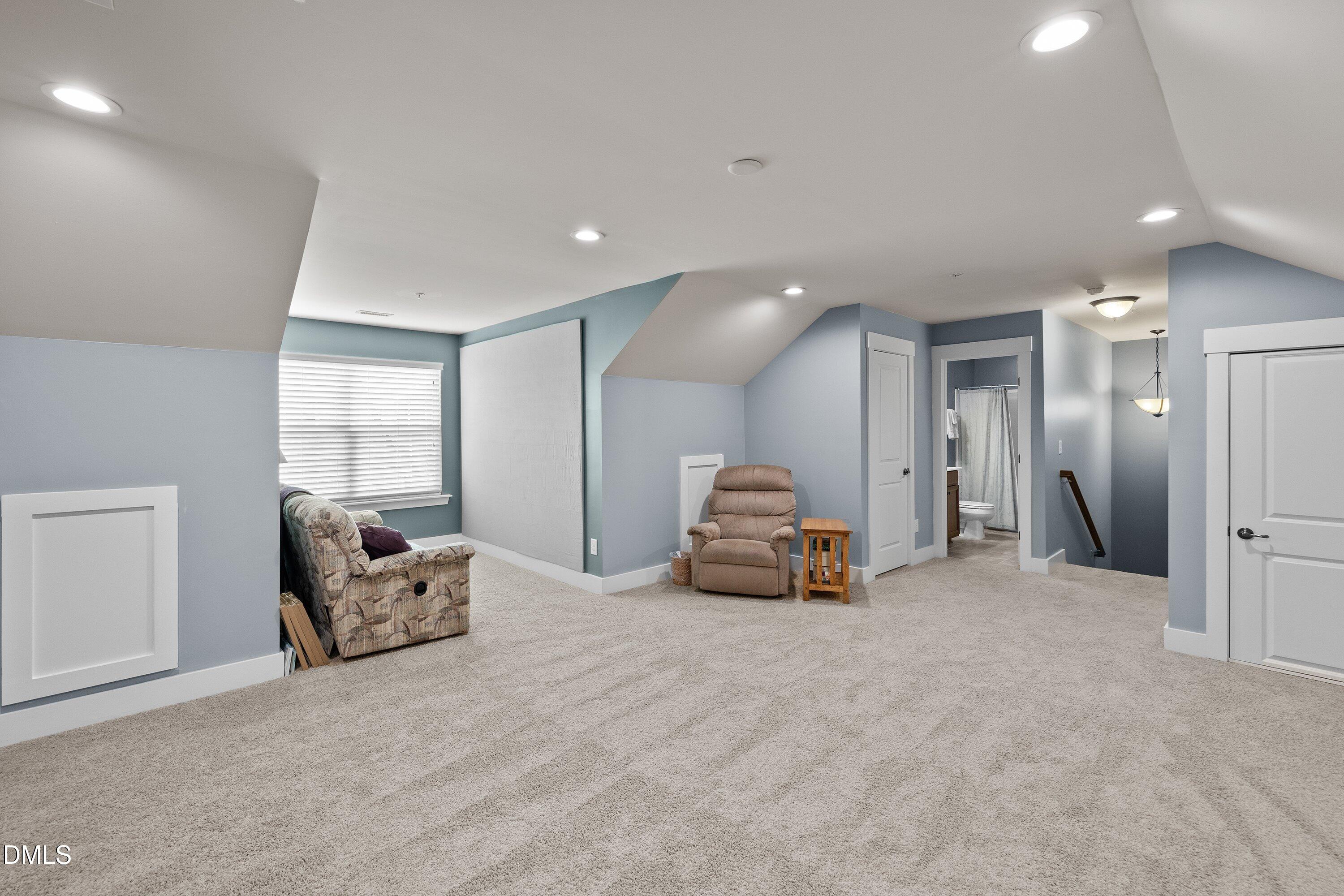 9302 Alcazar Walk