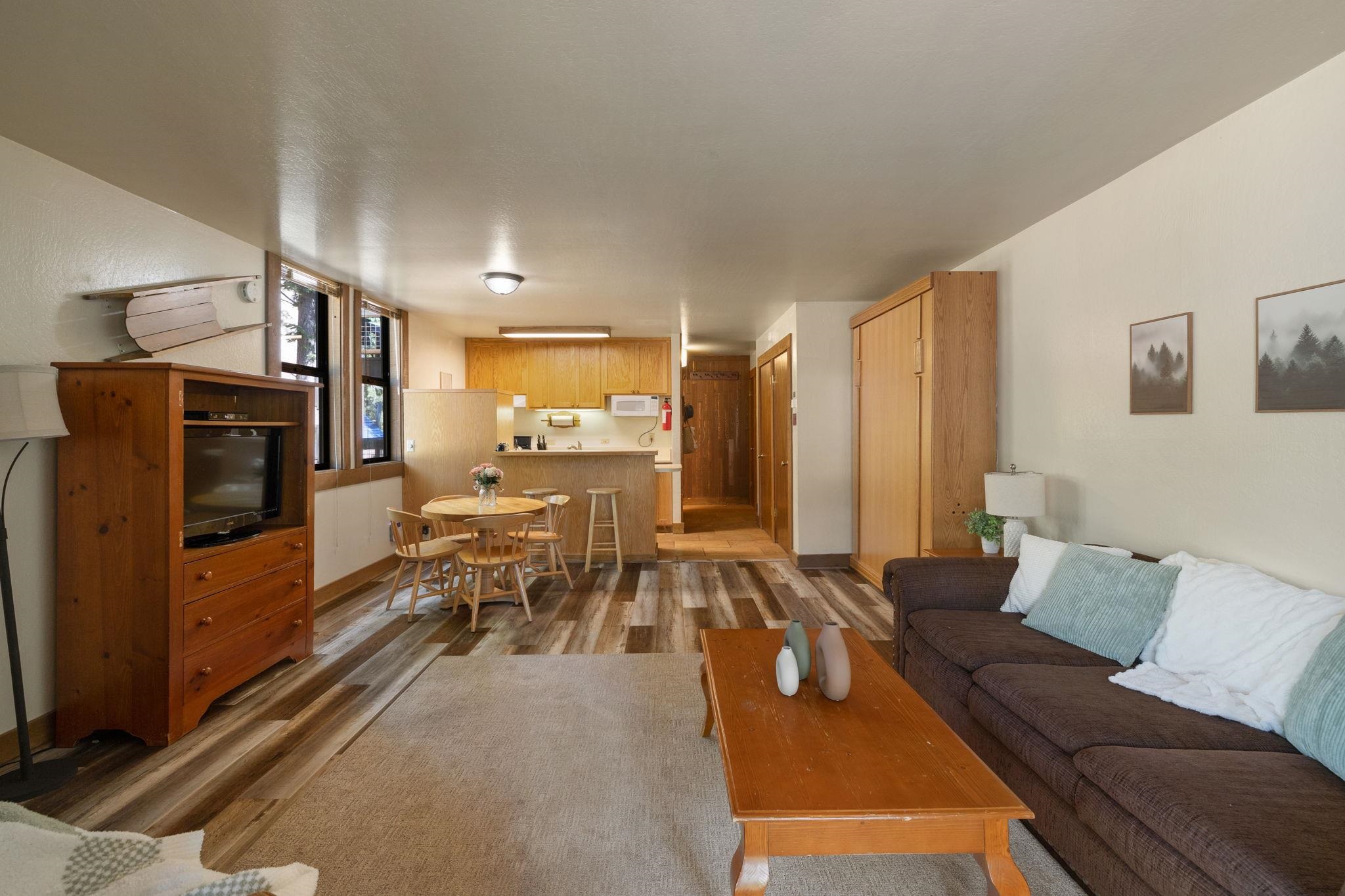 3147 Aspen Grove