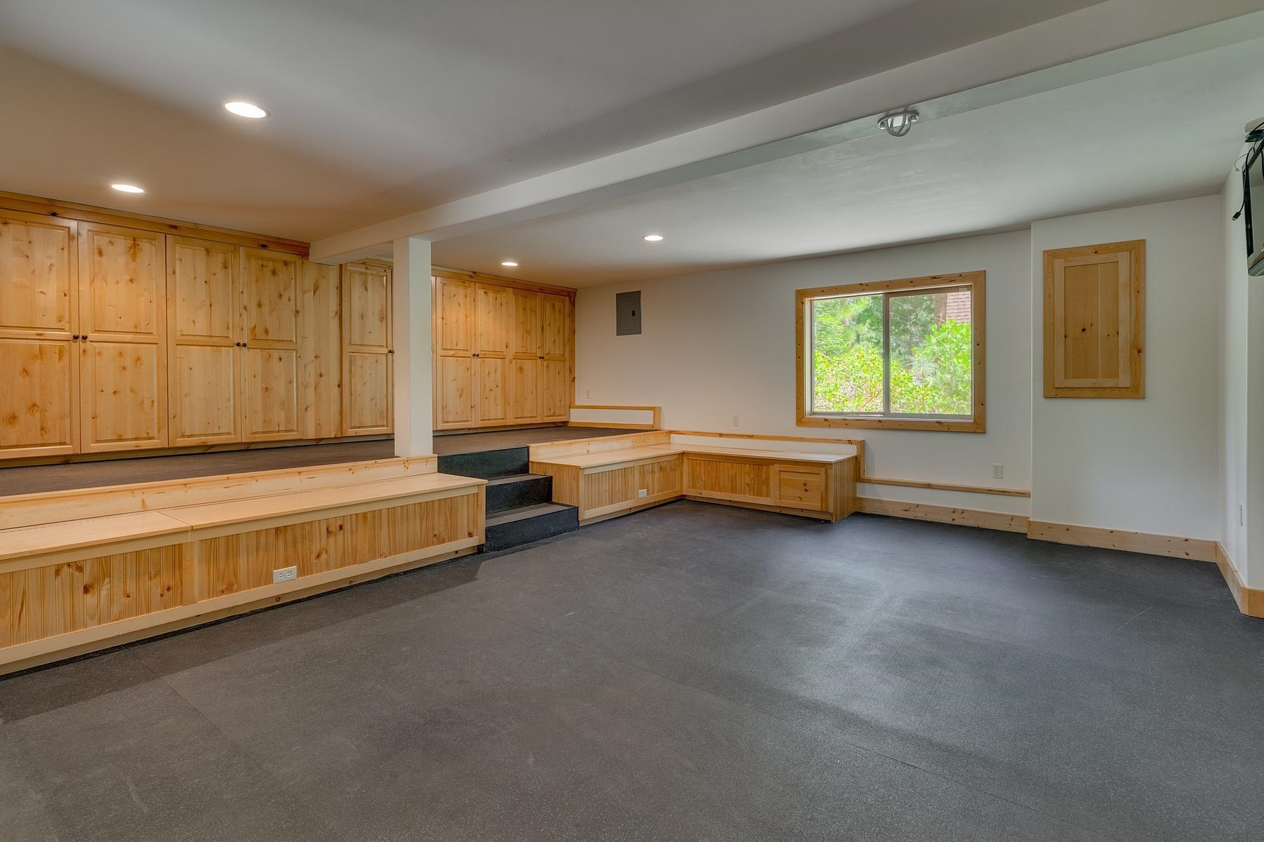 1130 Canterbury Drive