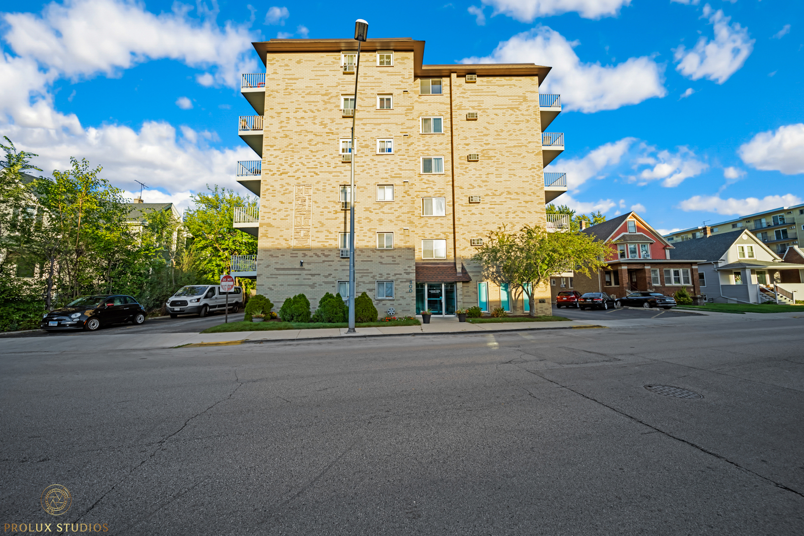 300 Circle Avenue Unit: 3E