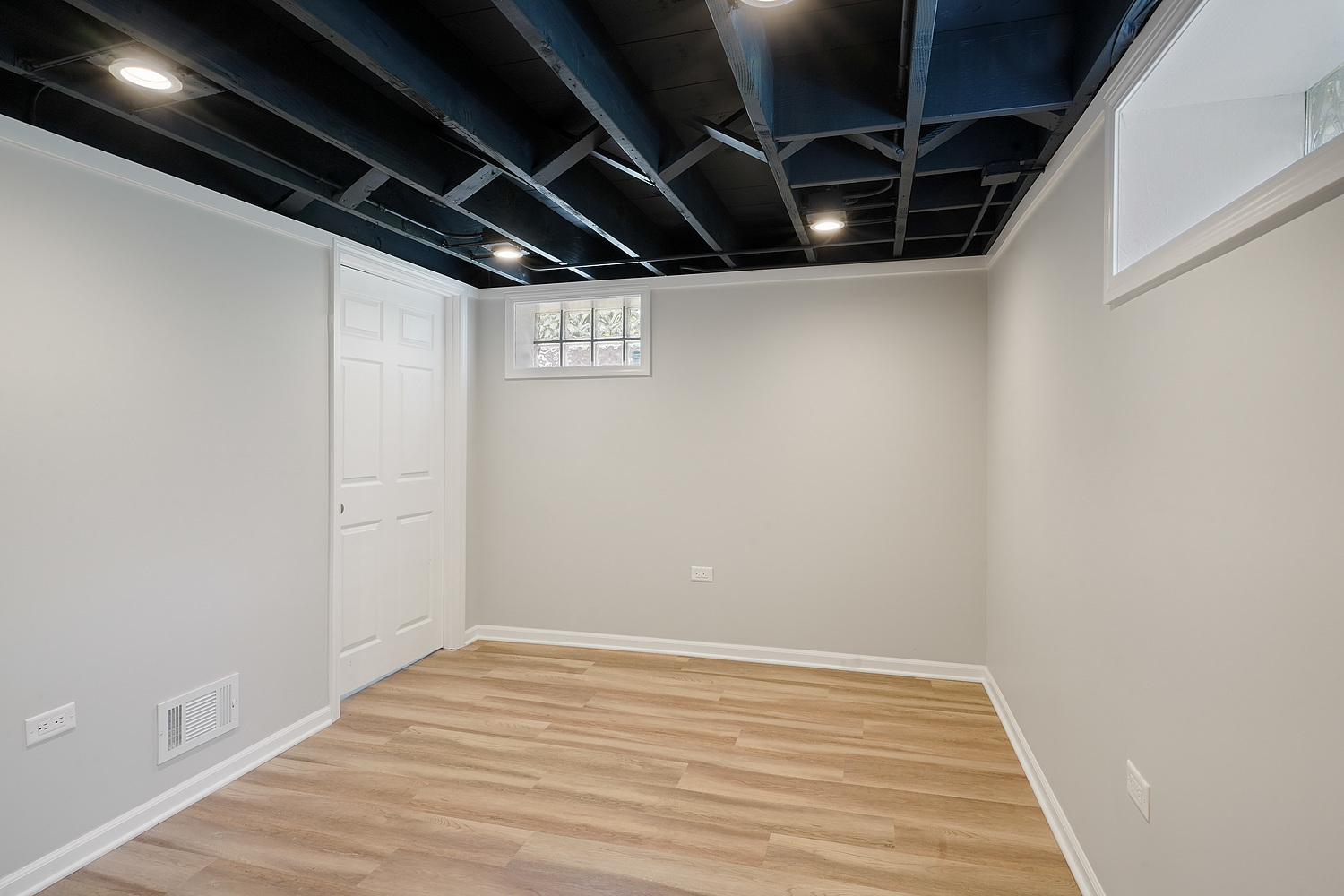 18047 Sacramento Avenue