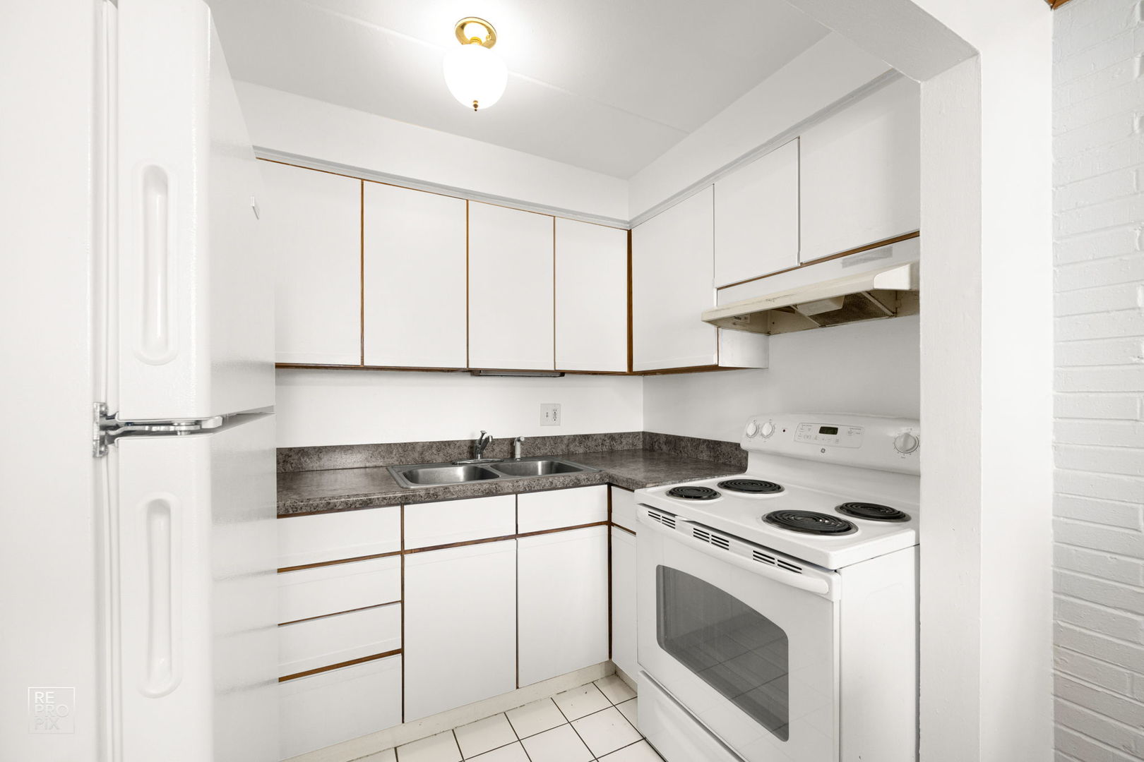 315 Des Plaines Avenue Unit: 407