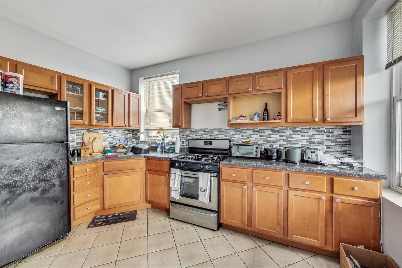 3345 W LEXINGTON Street Unit: 1