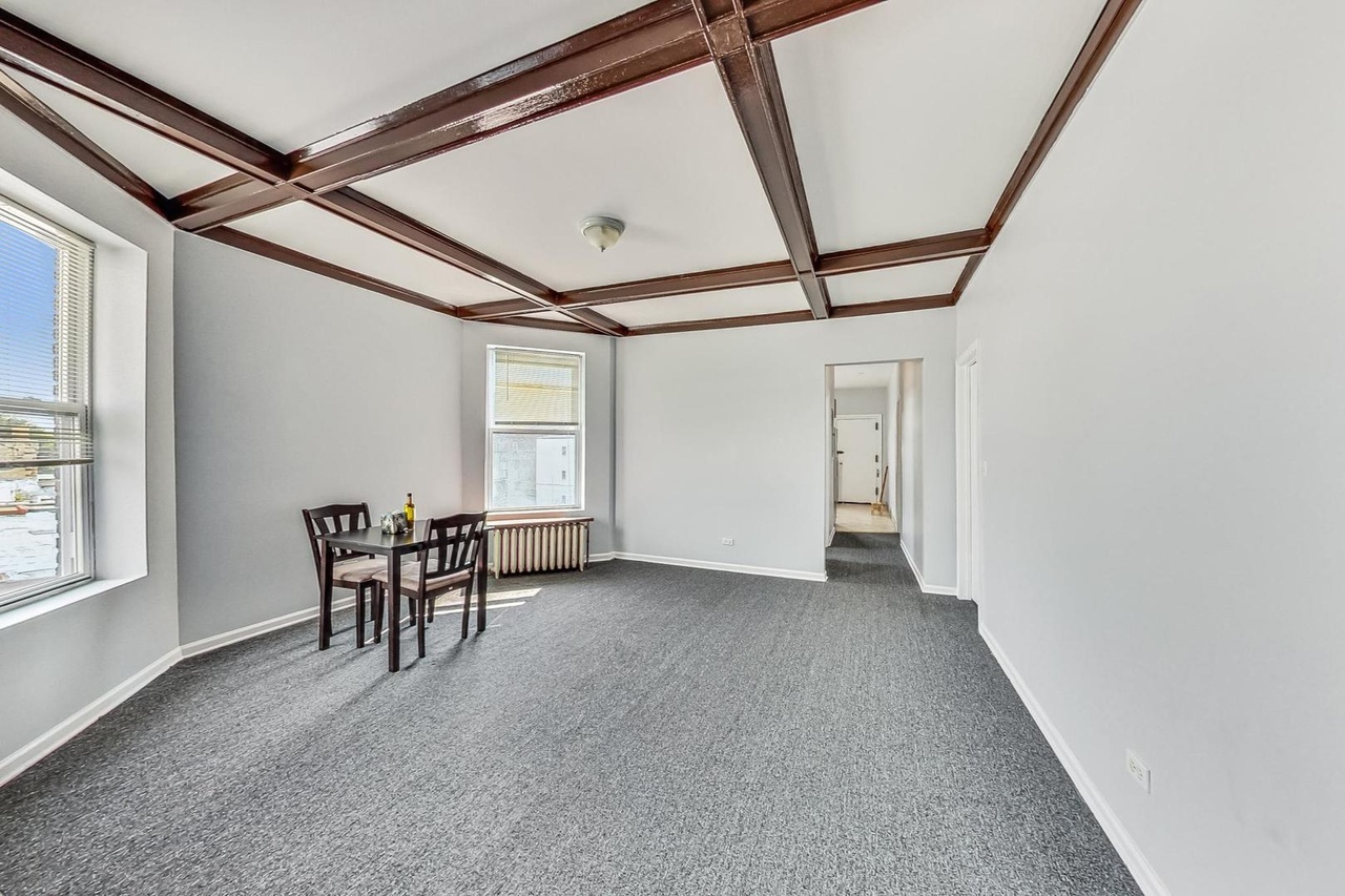 3345 W LEXINGTON Street Unit: 1