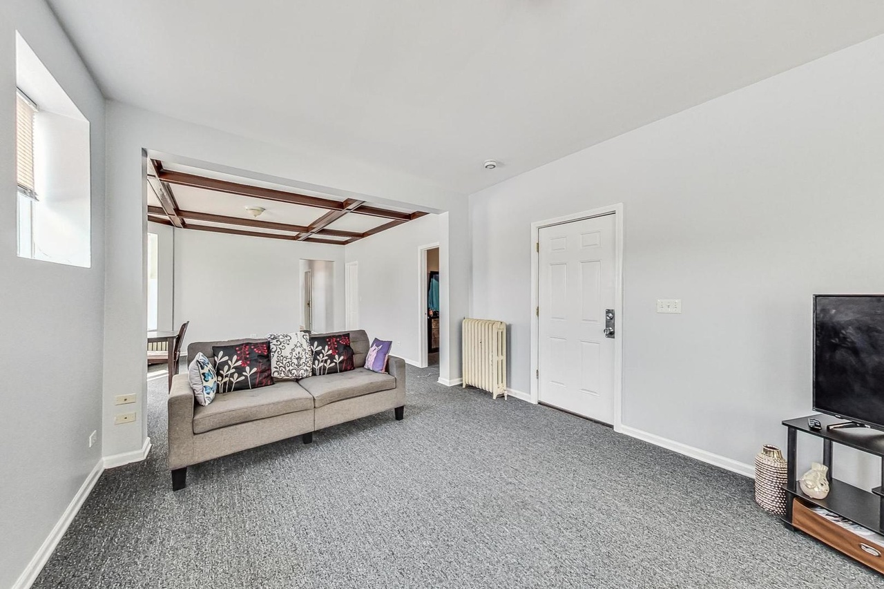 3345 W LEXINGTON Street Unit: 1