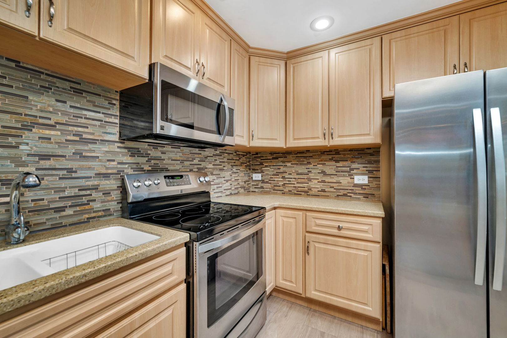 8820 Mobile Avenue Unit: 3C