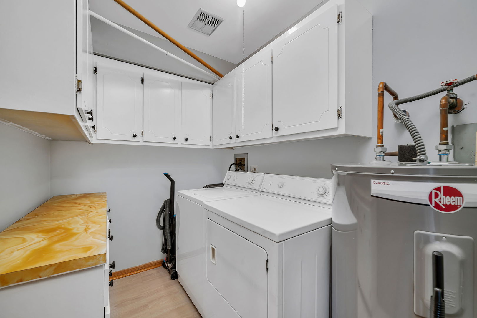8820 Mobile Avenue Unit: 3C