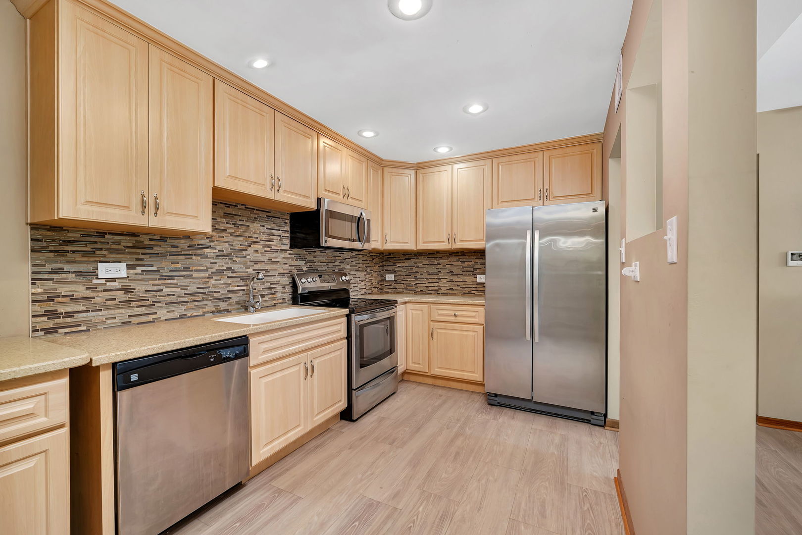 8820 Mobile Avenue Unit: 3C