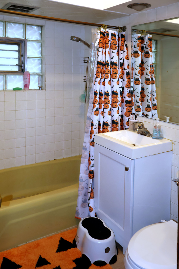 6019 N Paulina Street