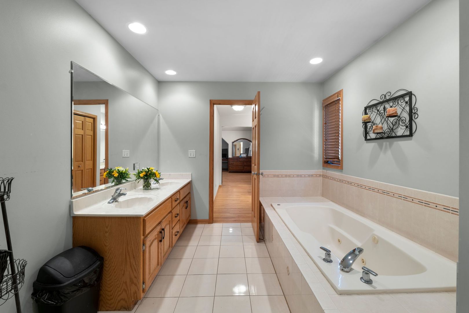 4920 W 106th Place