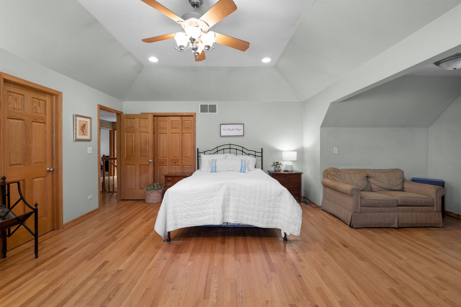 4920 W 106th Place