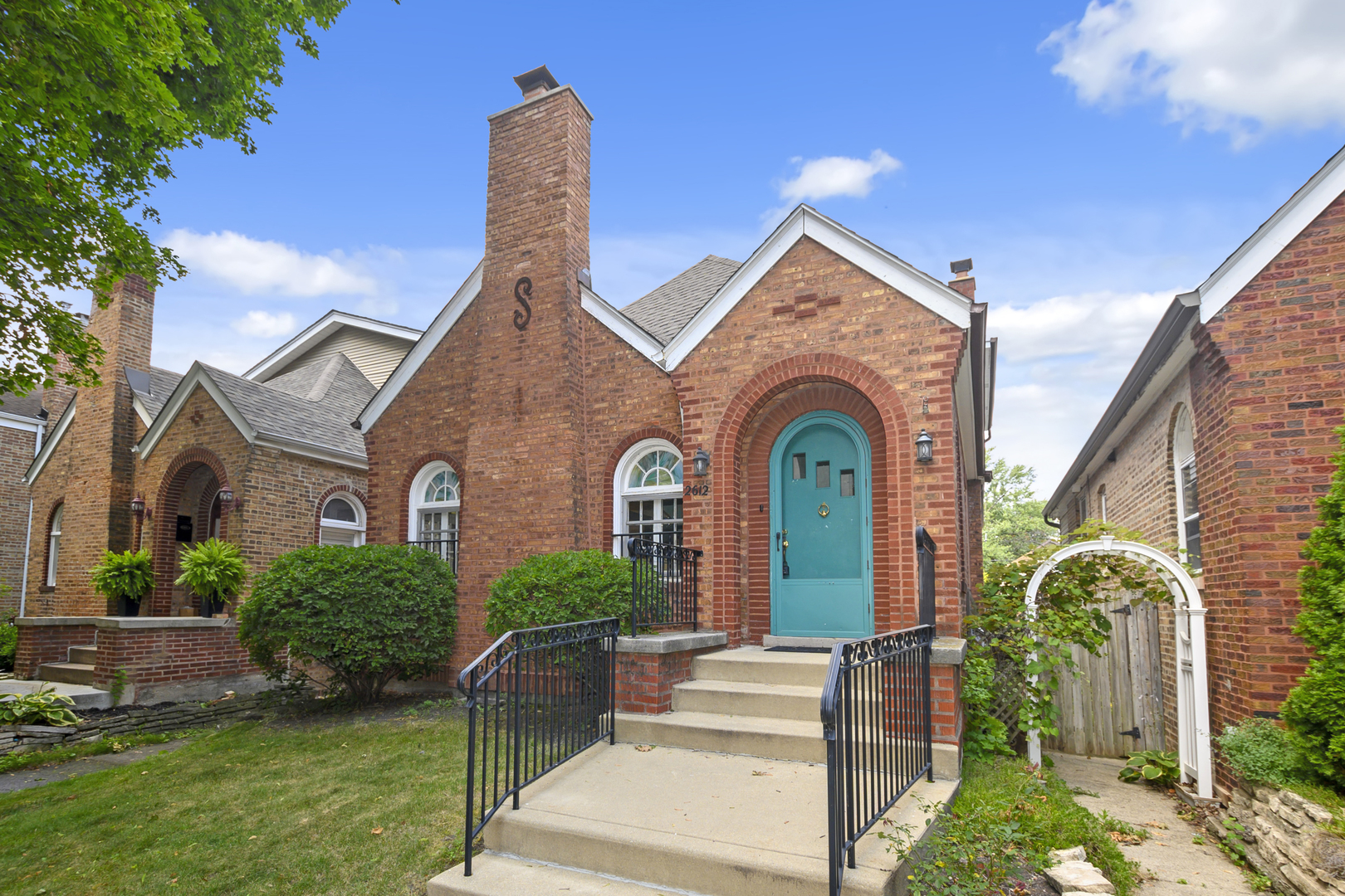 2612 W 106th Place