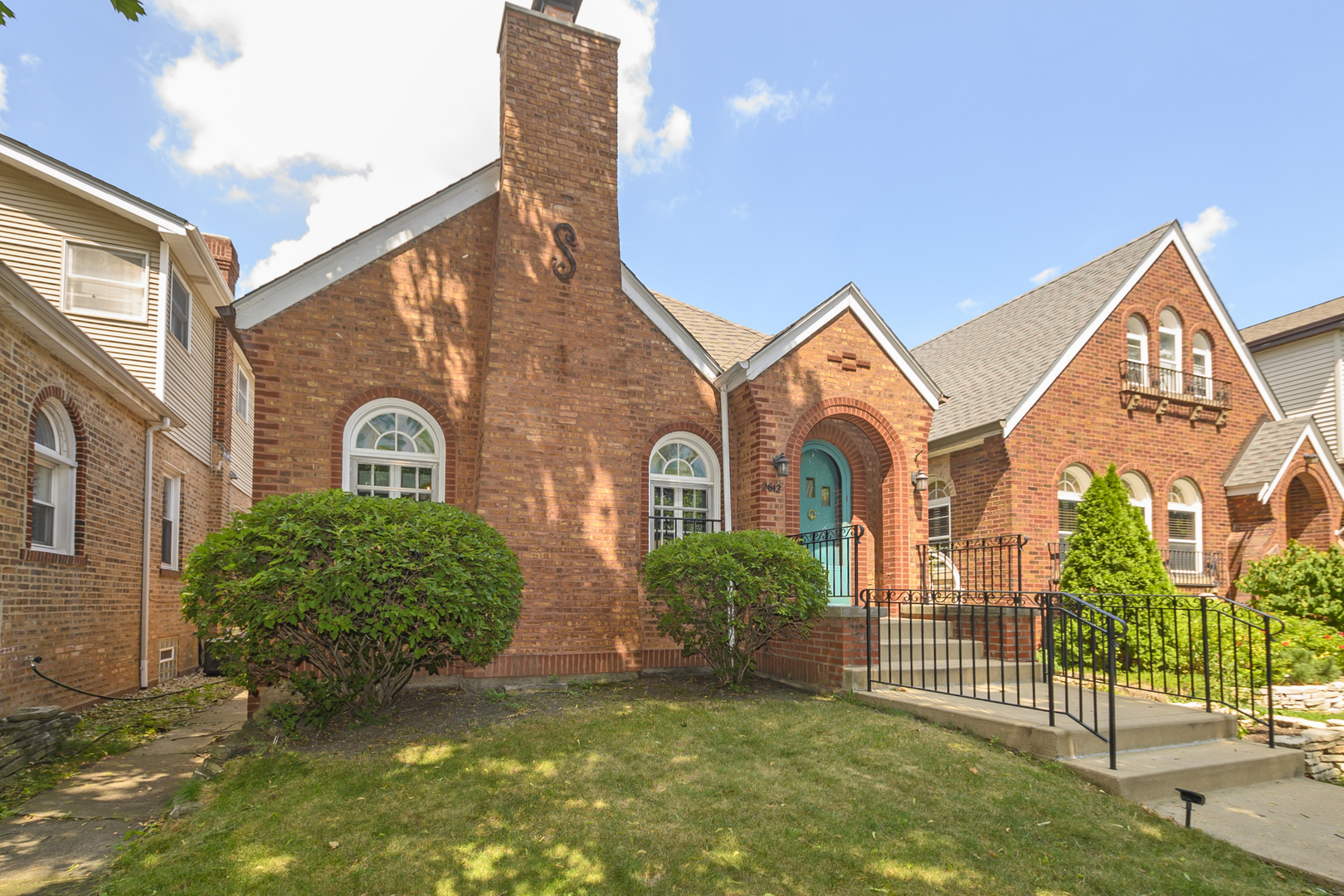 2612 W 106th Place